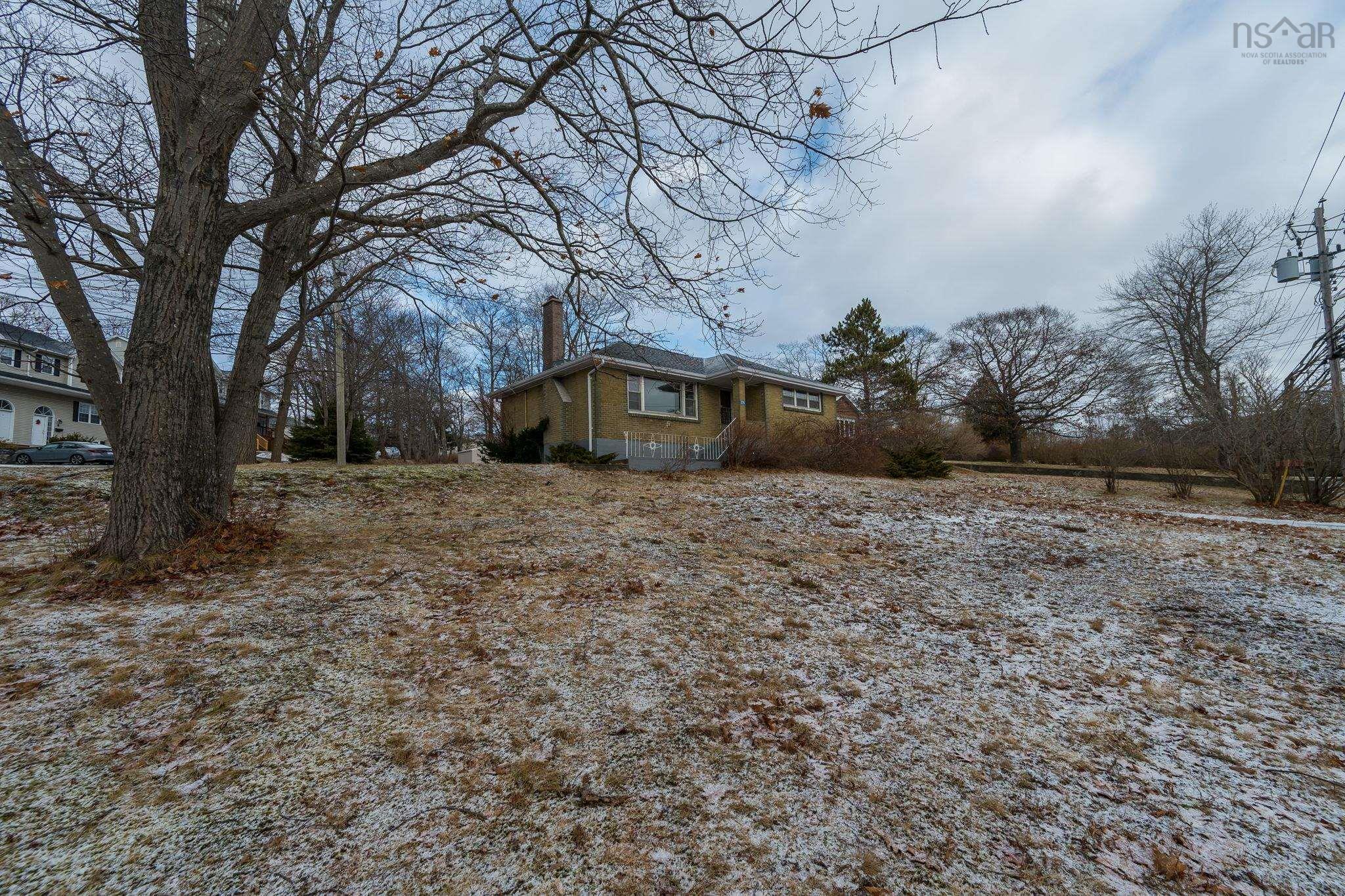 $479,000.00: 276 Rocky Lake Drive, Bedford