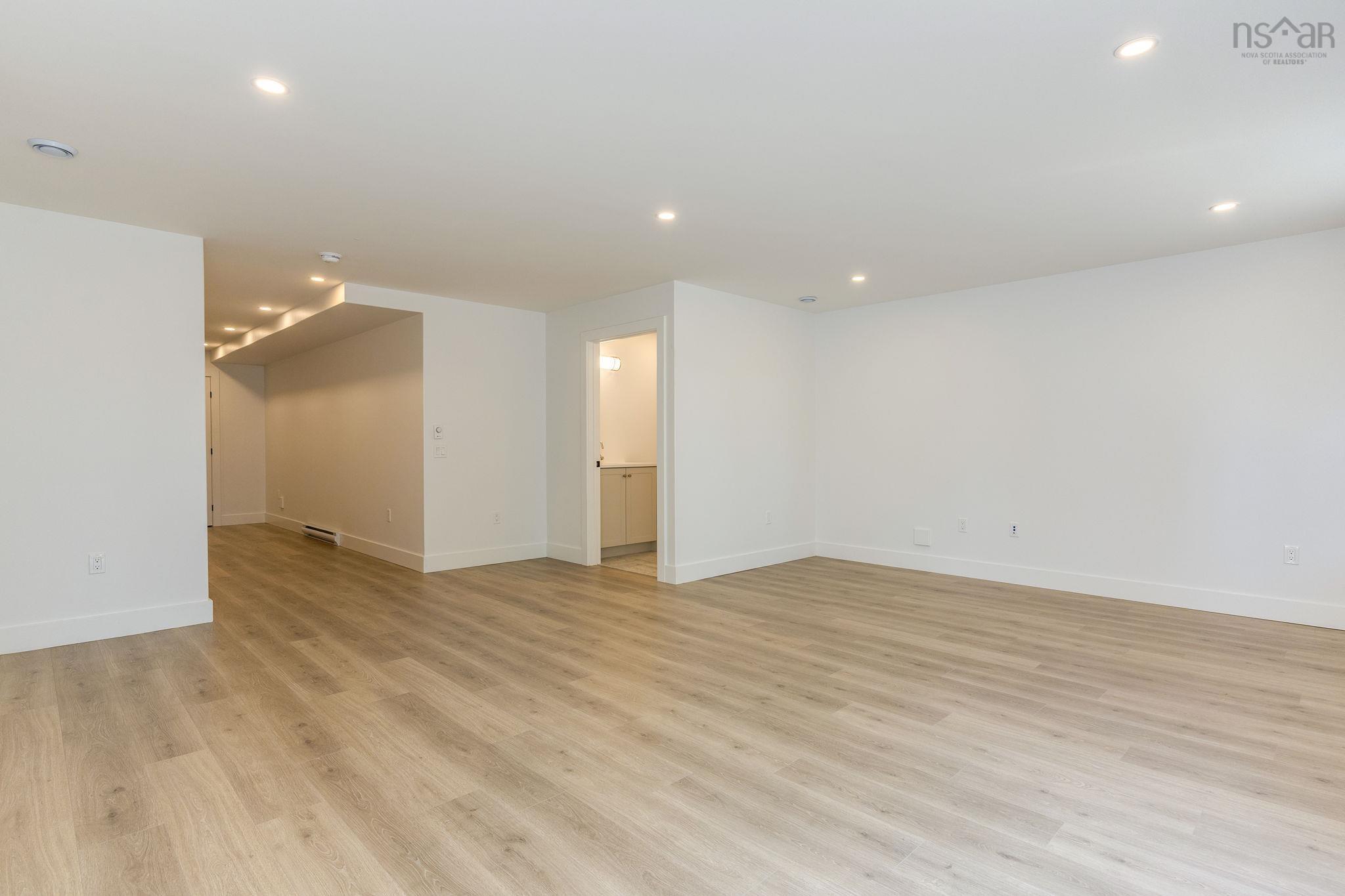 $744,900.00: PC-37 49 Pearlgarden Close, Dartmouth