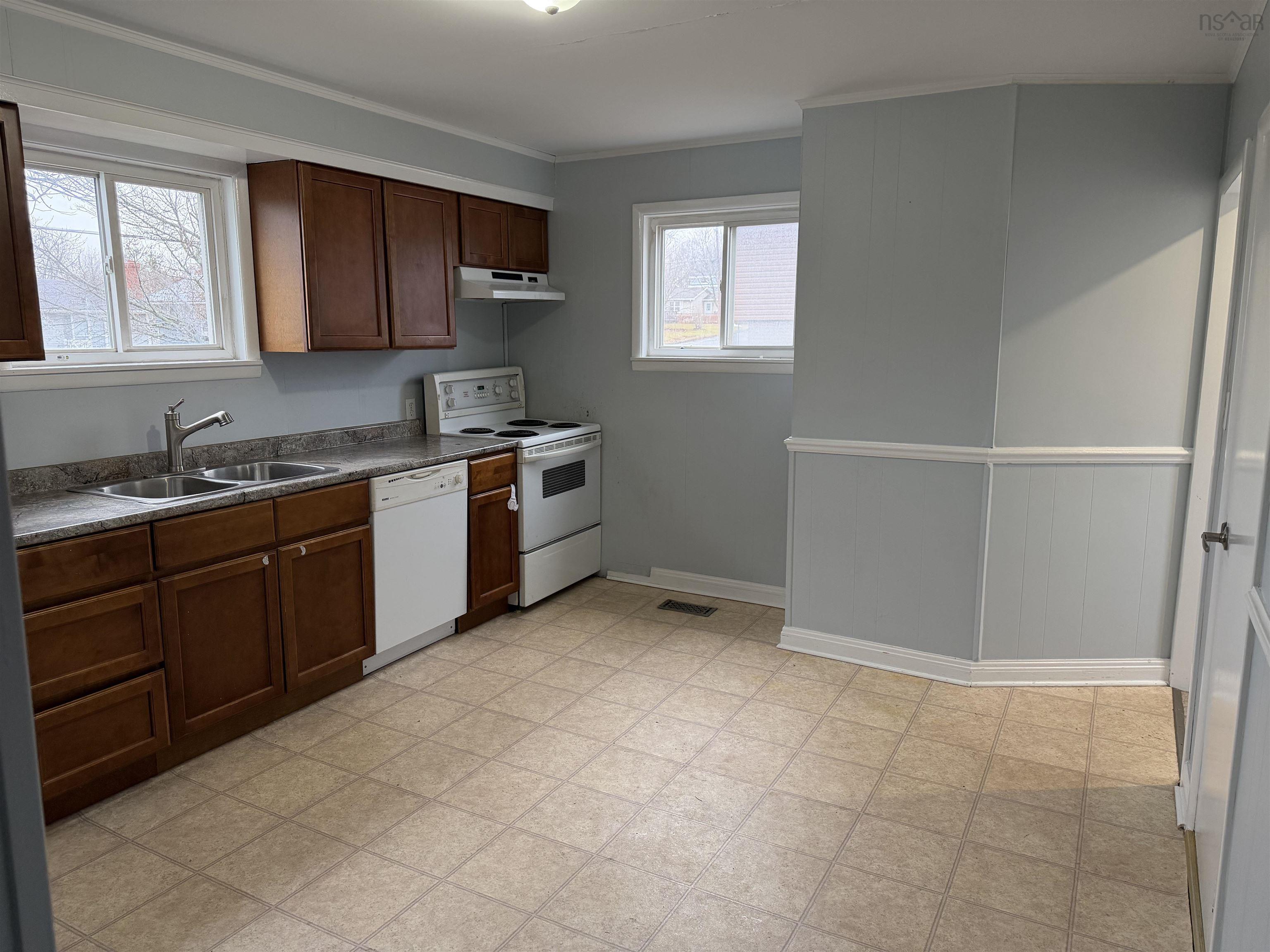 $234,900.00: 32 Emmanuel Street, Stellarton