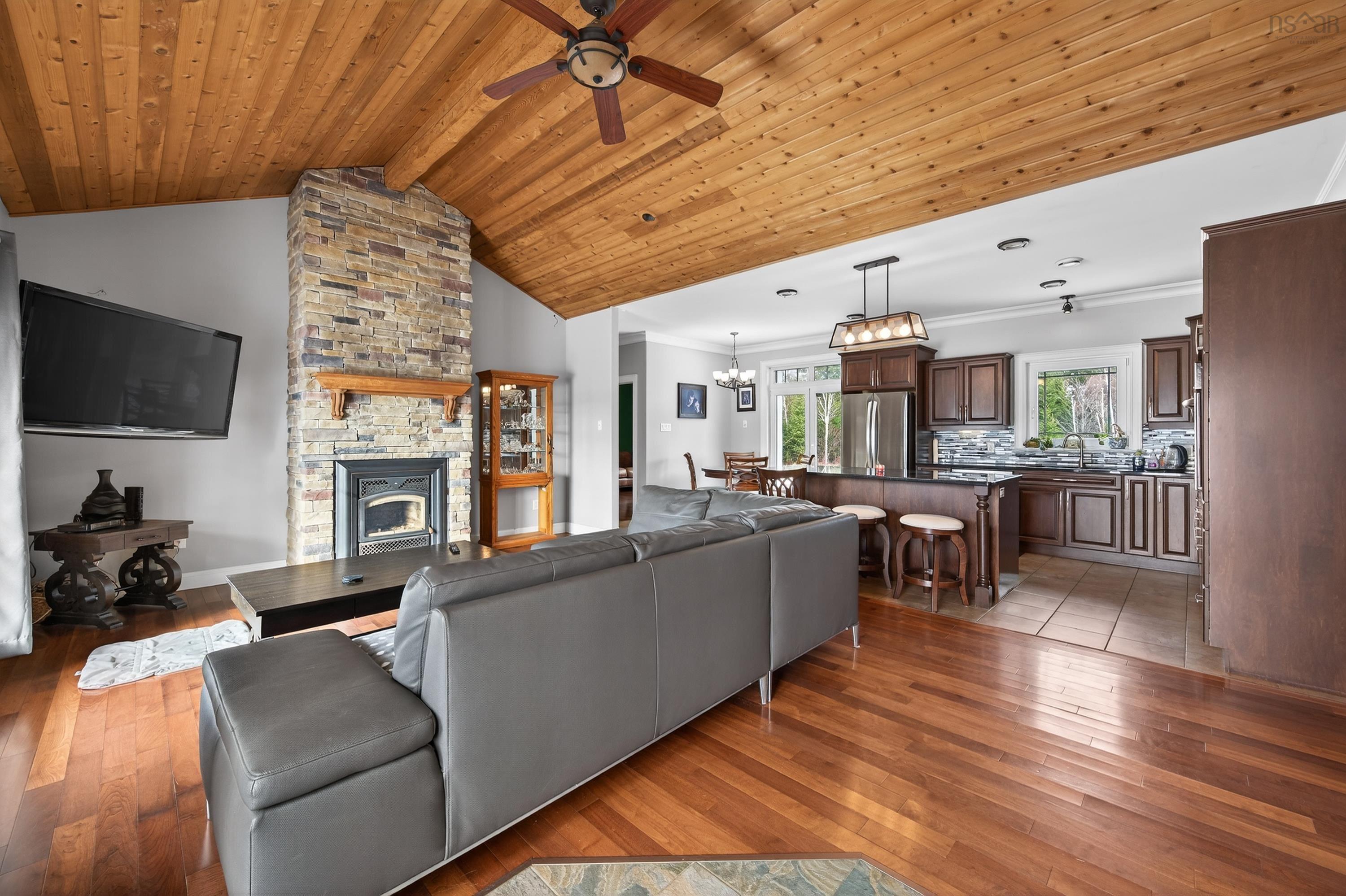 $599,900.00: 127 Aspen Grove    Howie Center, Sydney River