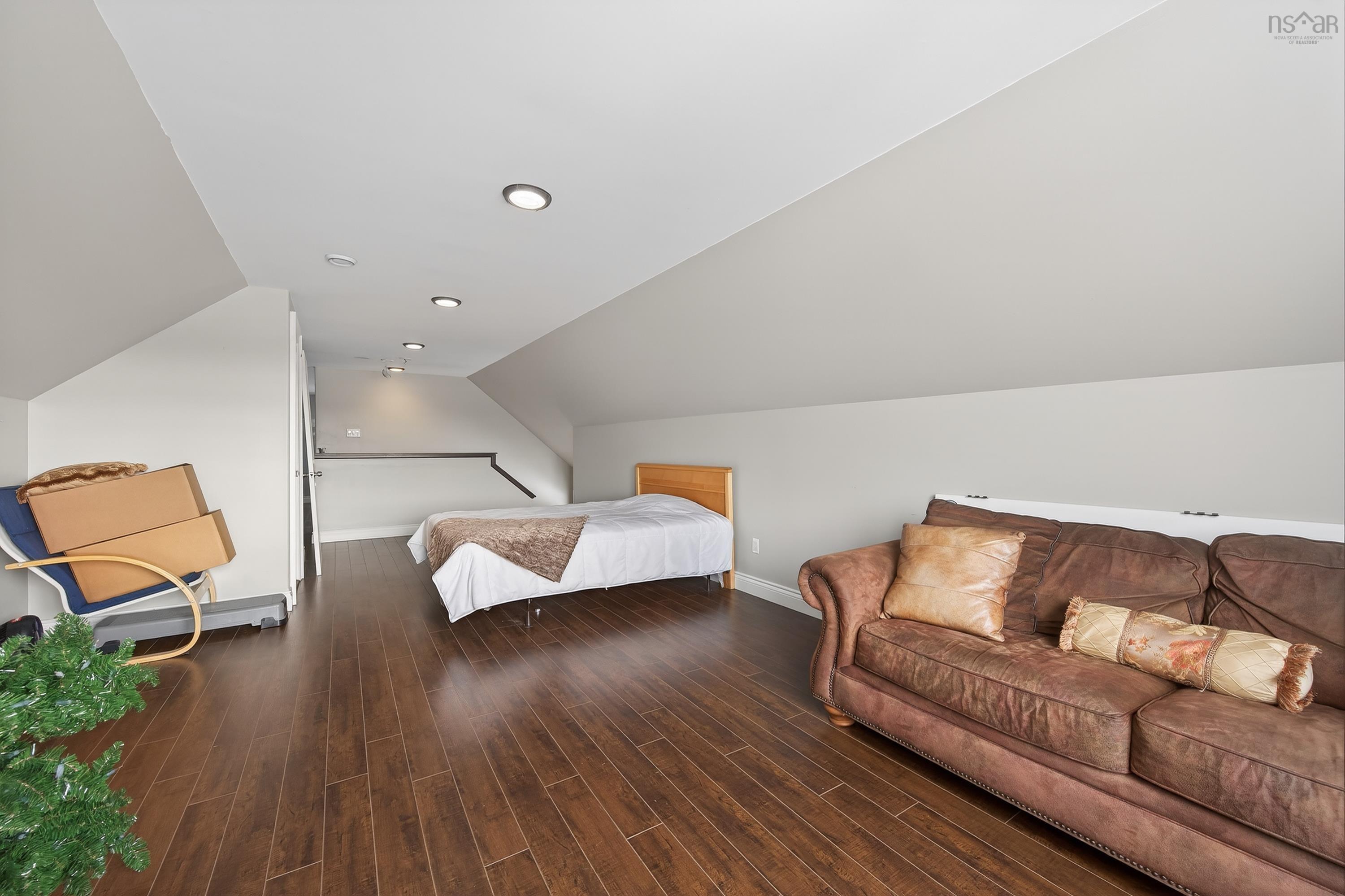 $599,900.00: 127 Aspen Grove    Howie Center, Sydney River