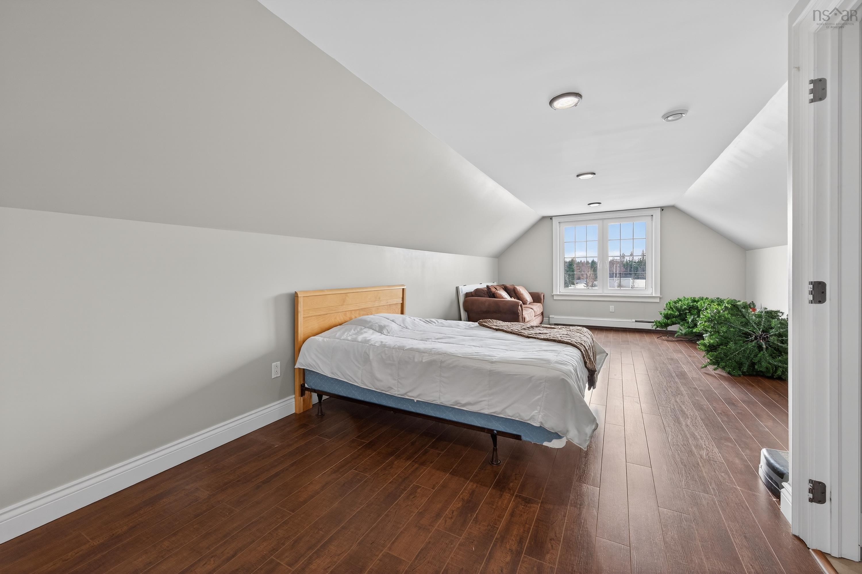 $599,900.00: 127 Aspen Grove    Howie Center, Sydney River