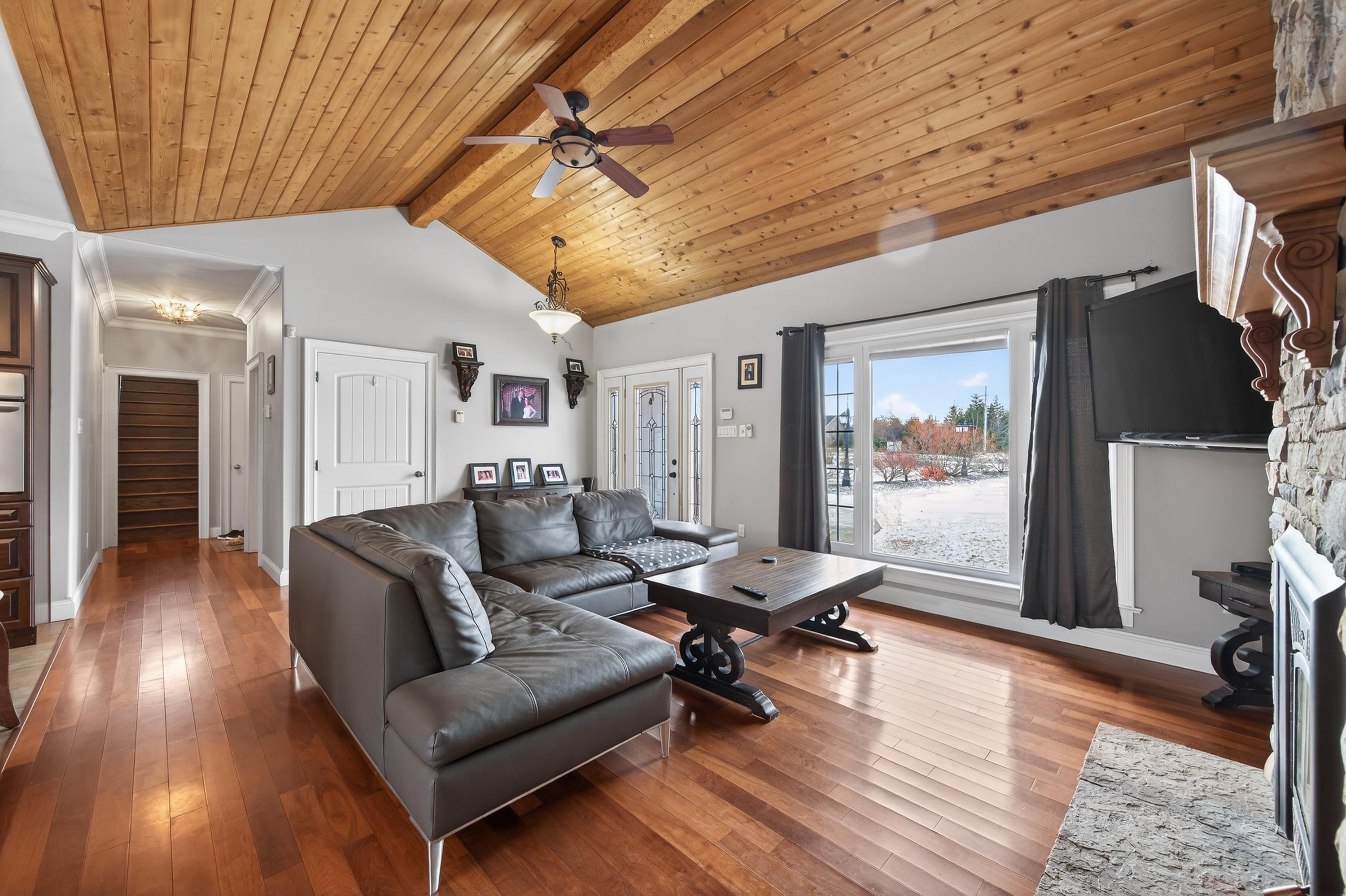 $599,900.00: 127 Aspen Grove    Howie Center, Sydney River