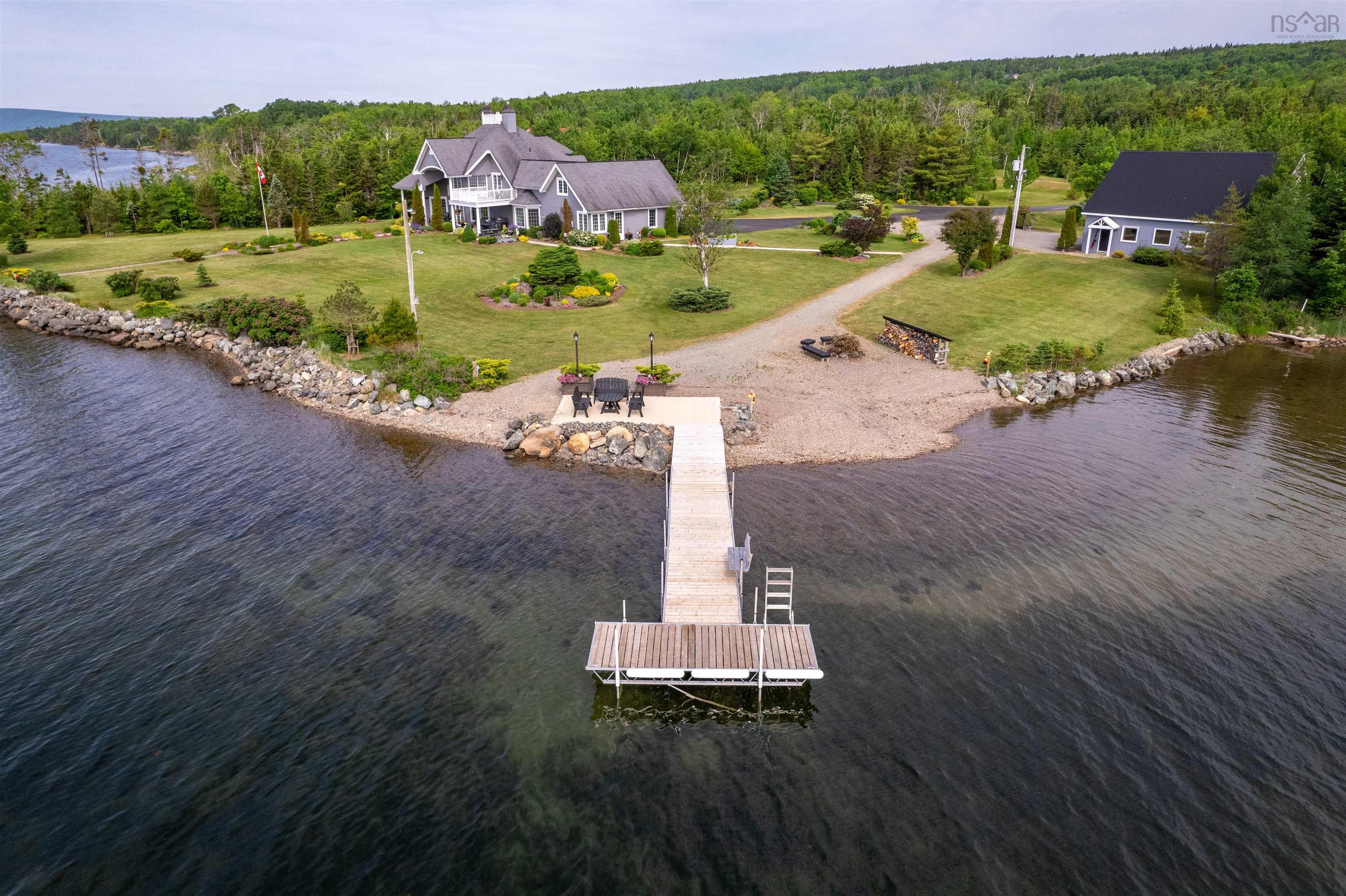 $1,598,000.00: 8805 Highway 105 Baddeck Inlet Highway, Baddeck Inlet