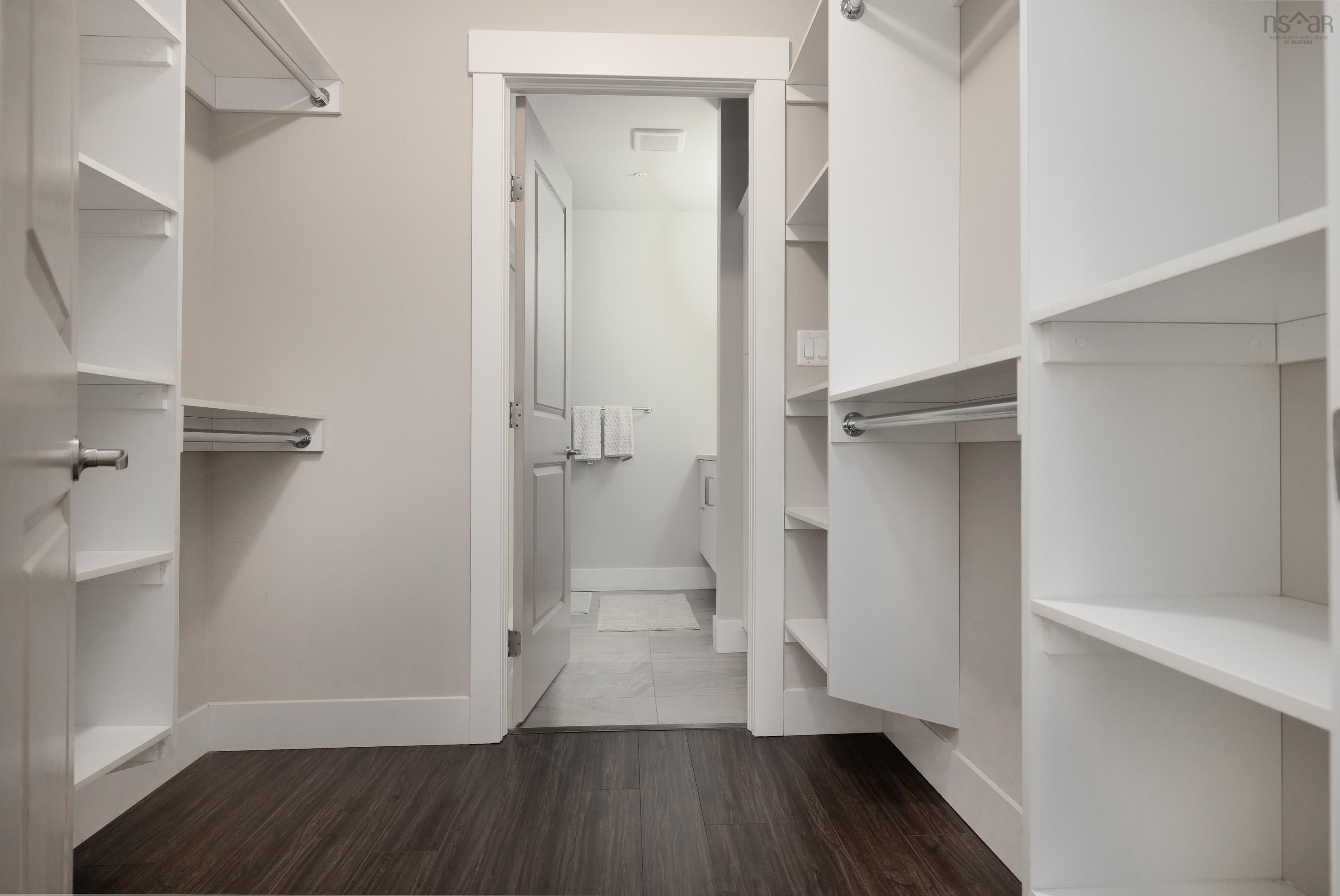 $574,900.00: 302 267 Gary Martin Drive, Bedford