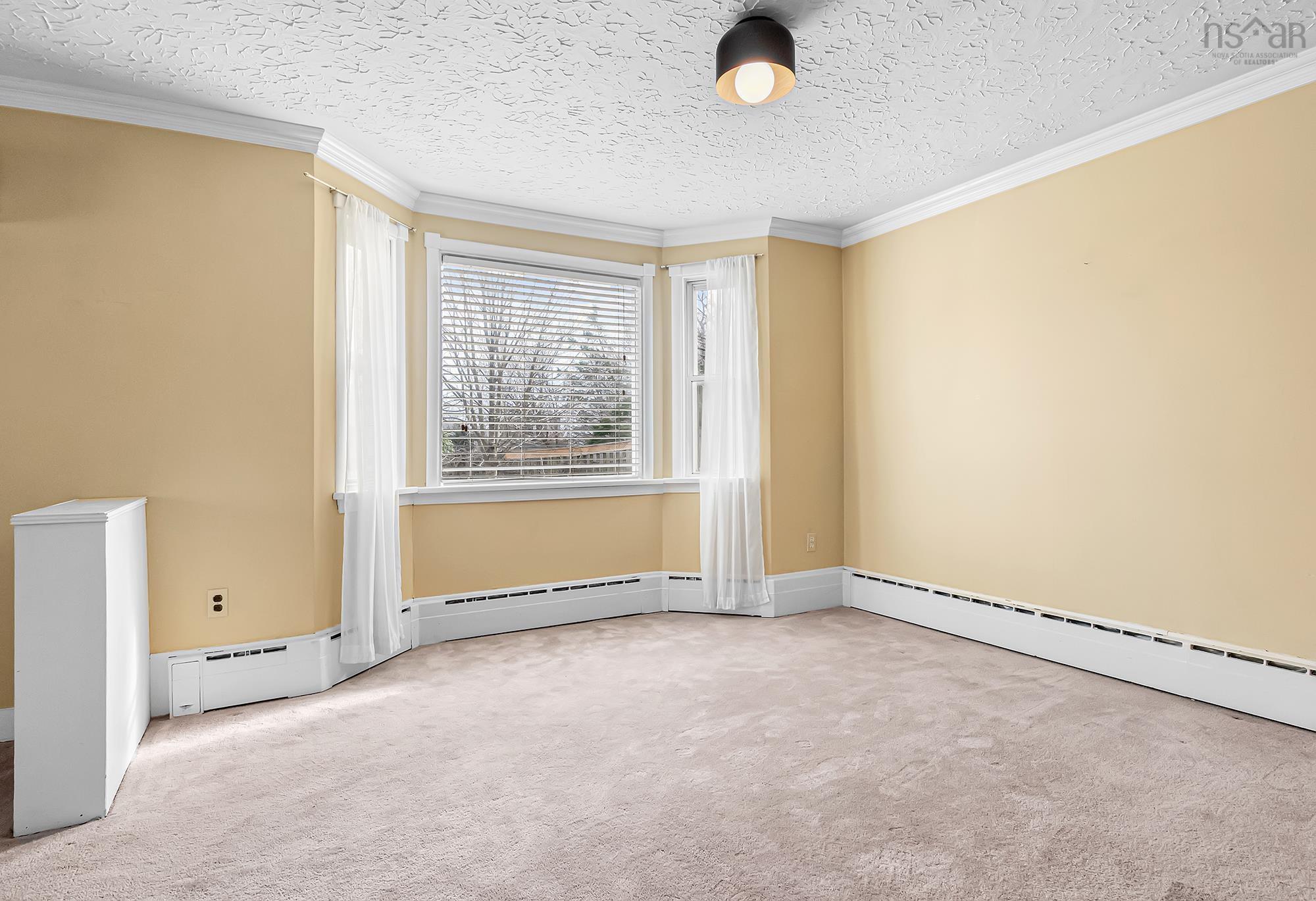 $519,500.00: 4 Harris Road, Dartmouth