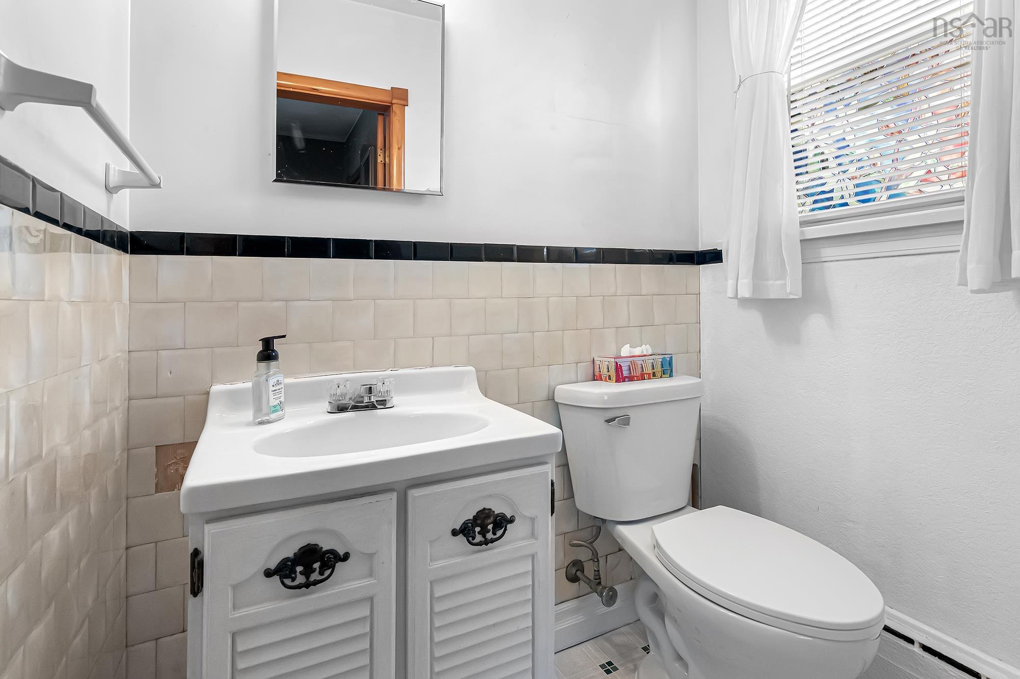 $519,500.00: 4 Harris Road, Dartmouth