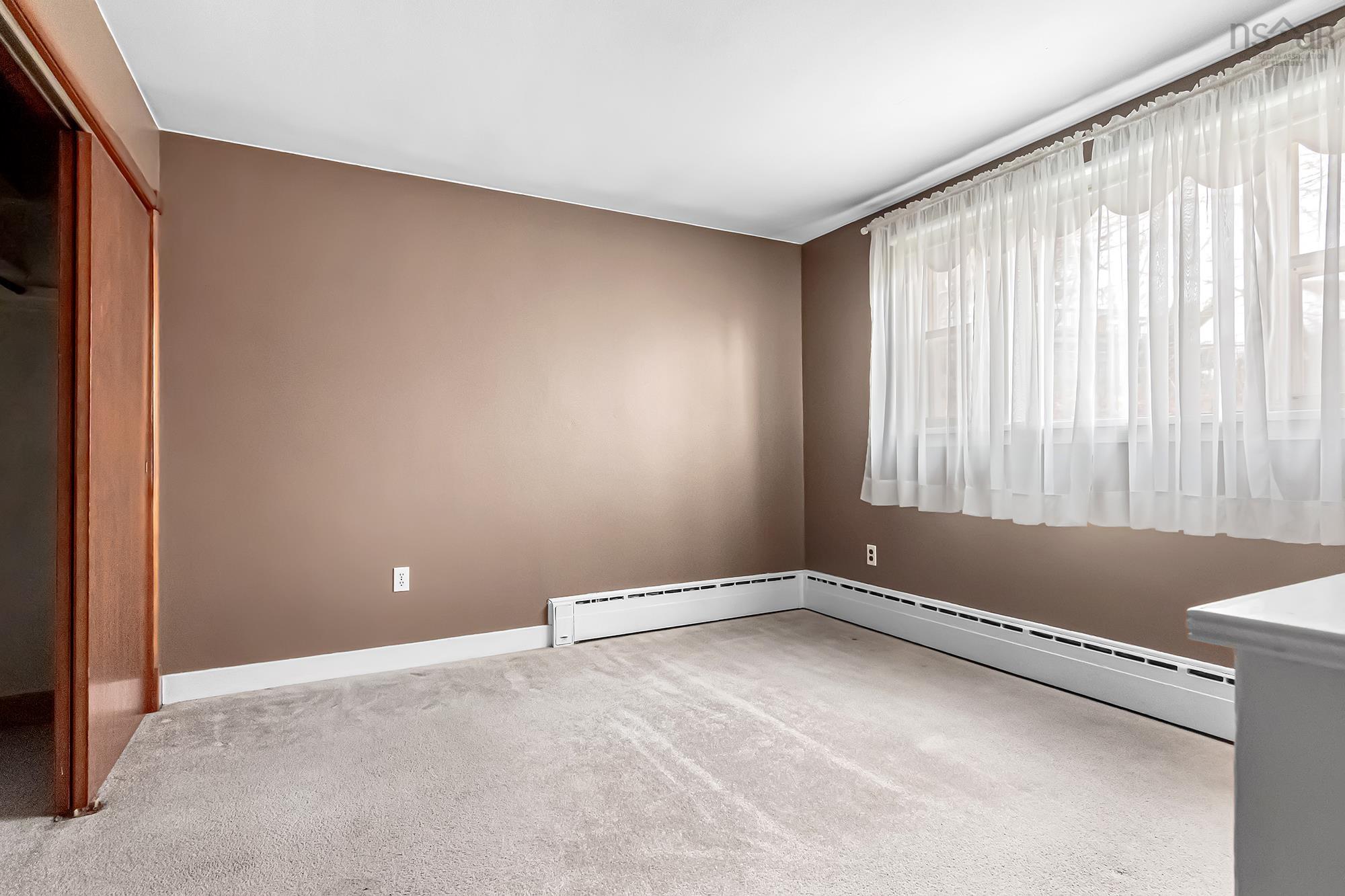 $519,500.00: 4 Harris Road, Dartmouth