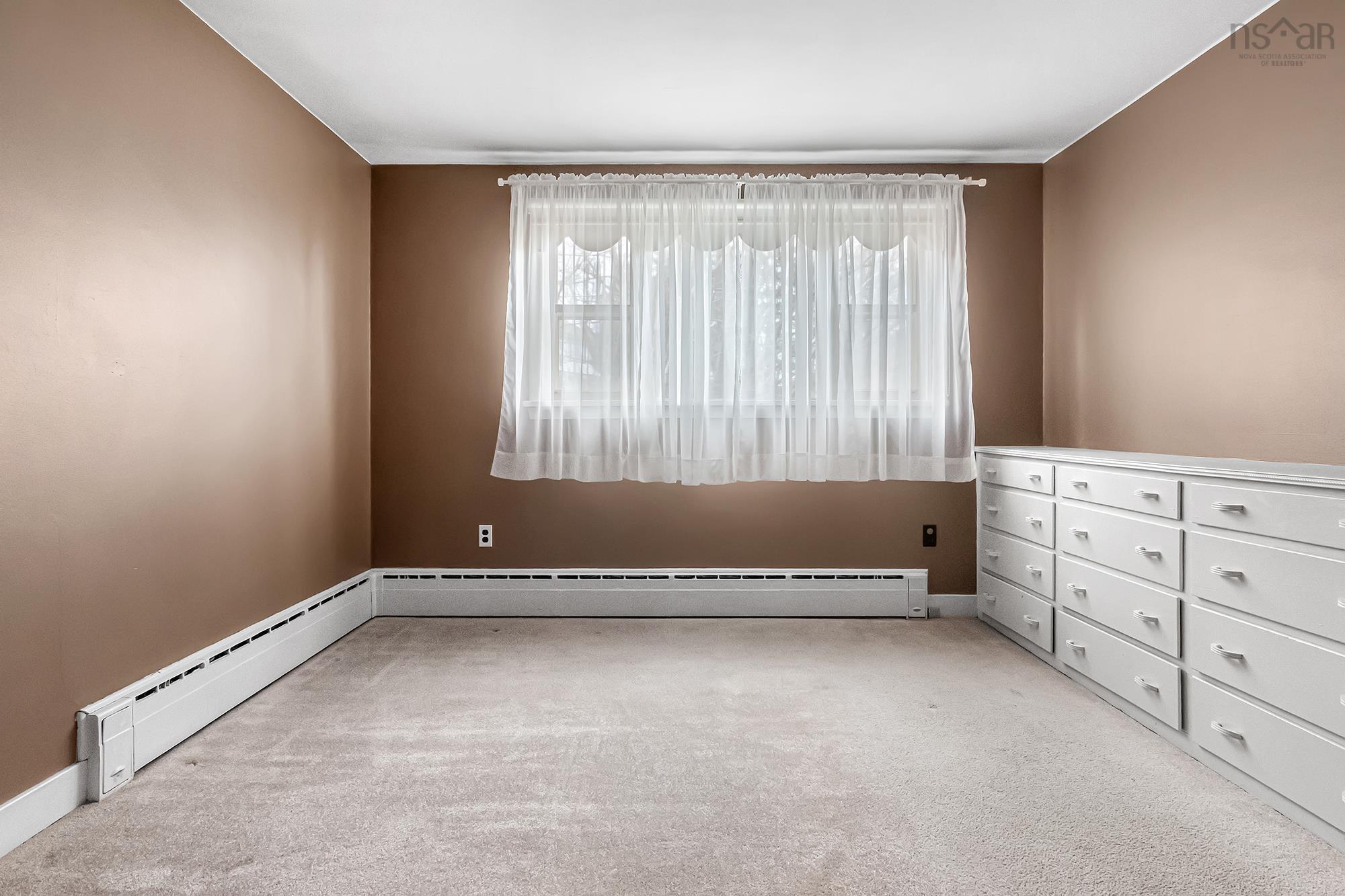 $519,500.00: 4 Harris Road, Dartmouth