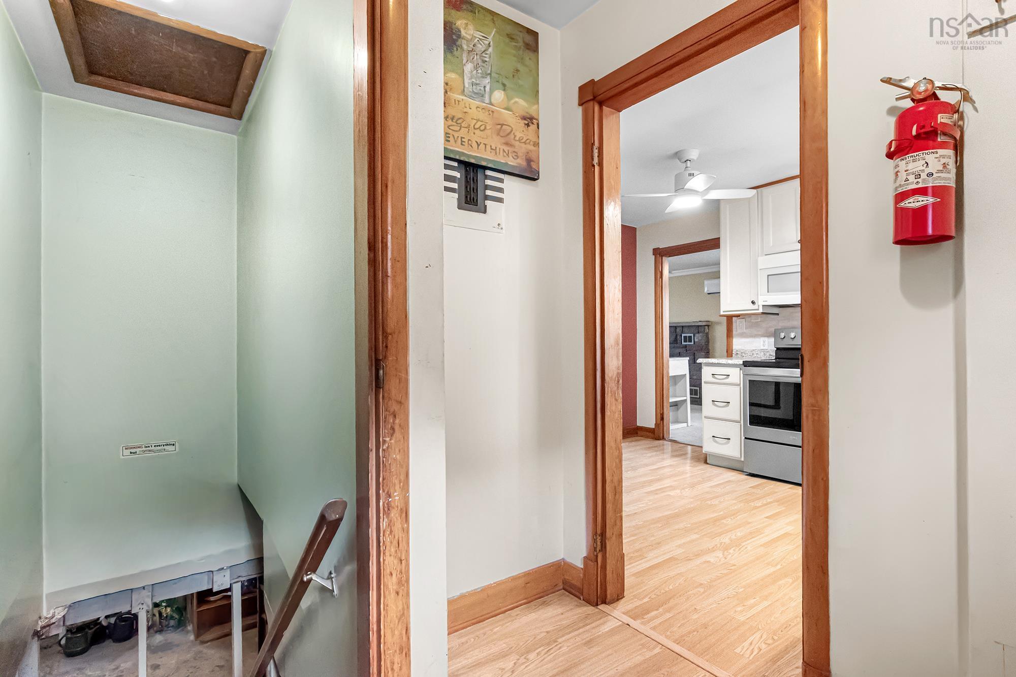 $519,500.00: 4 Harris Road, Dartmouth