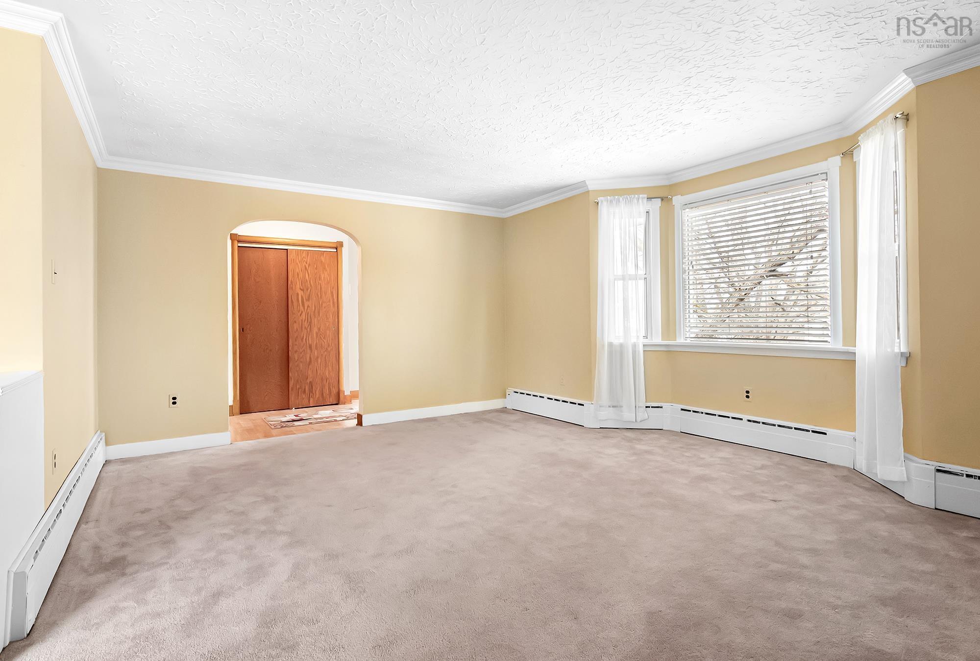 $519,500.00: 4 Harris Road, Dartmouth