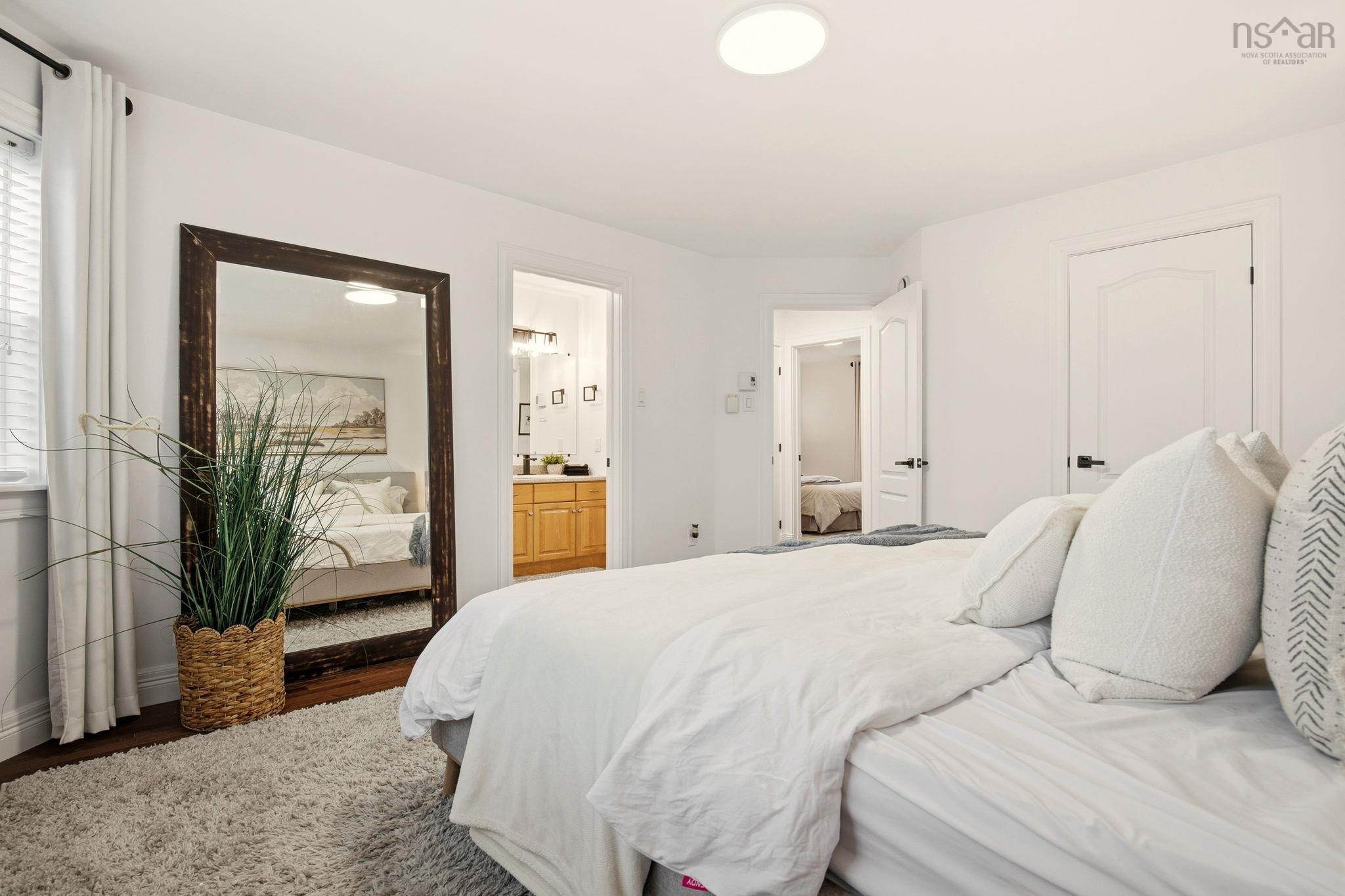 $595,000.00: 883 Mineville Road, Mineville