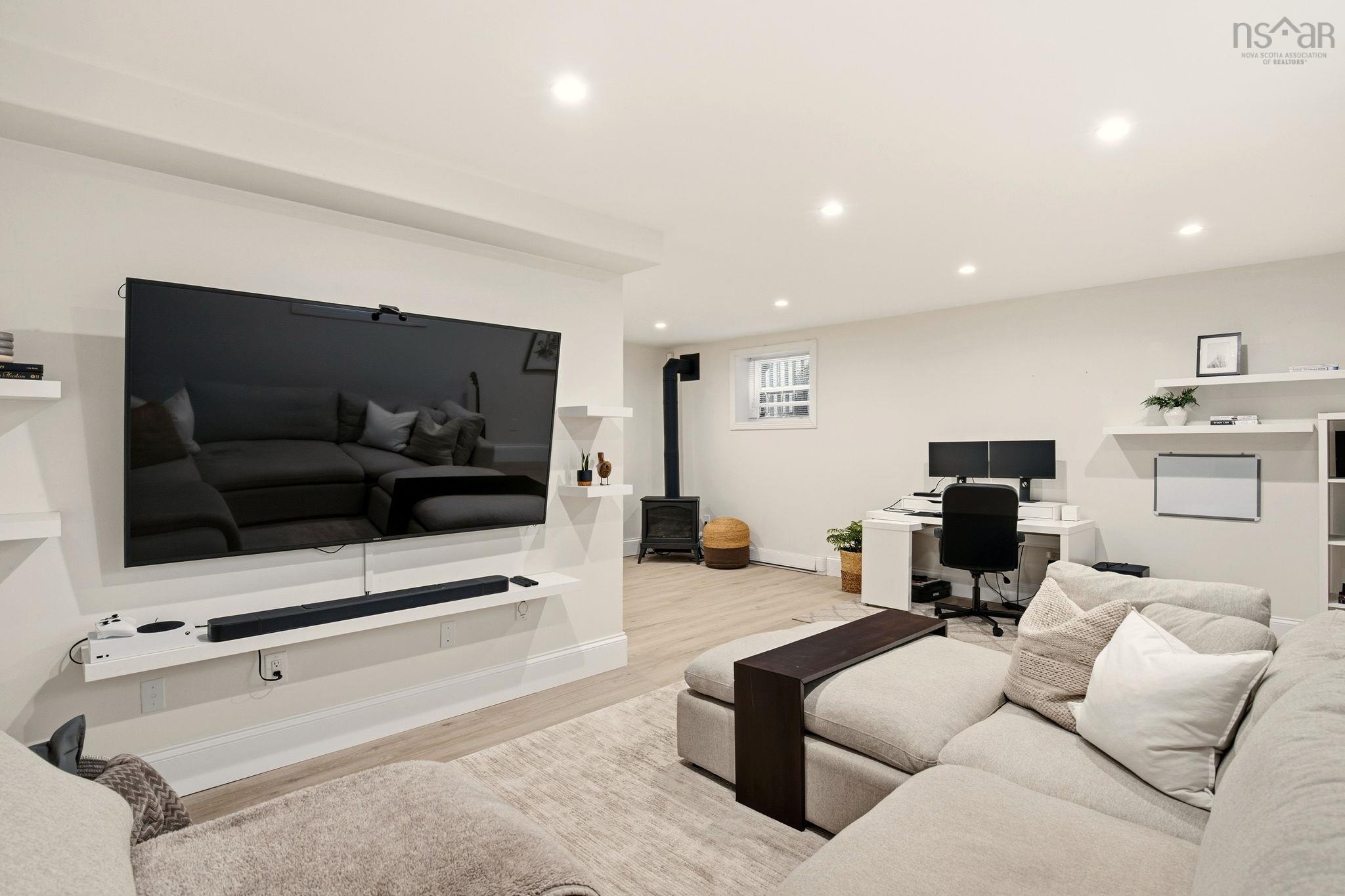 $595,000.00: 883 Mineville Road, Mineville