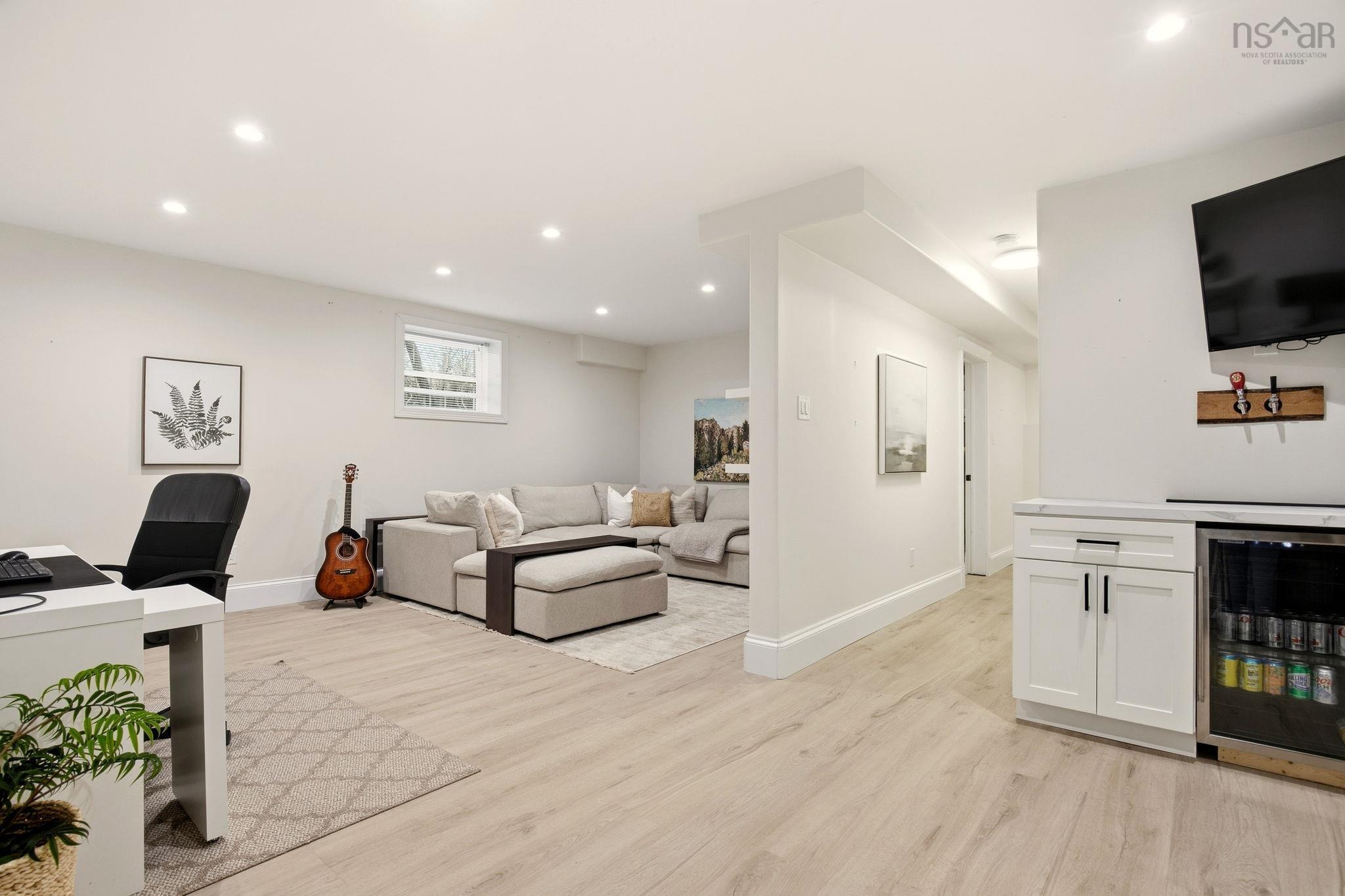 $595,000.00: 883 Mineville Road, Mineville