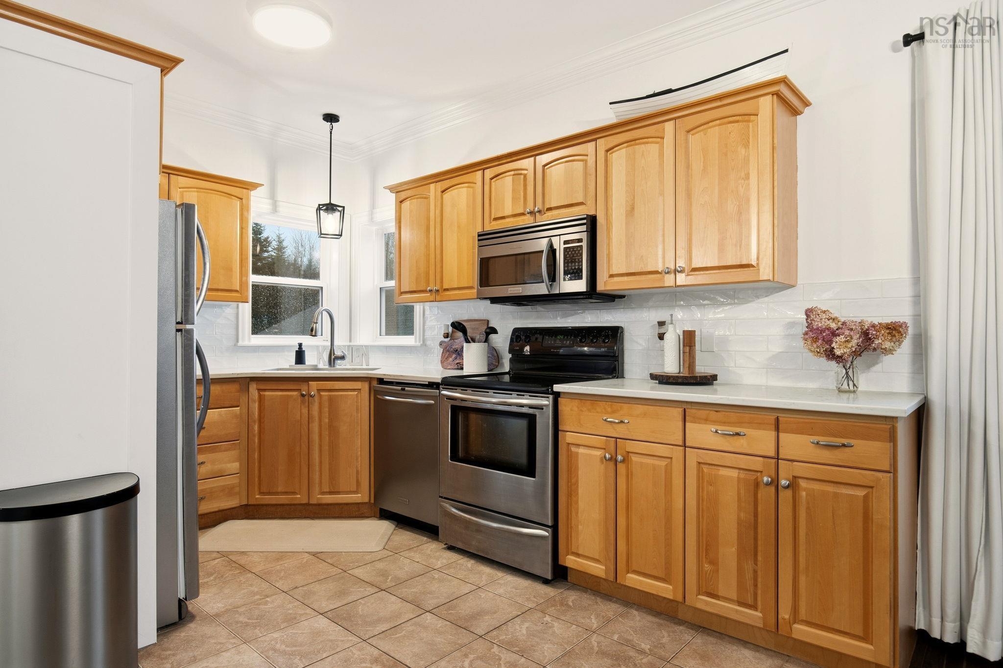 $595,000.00: 883 Mineville Road, Mineville