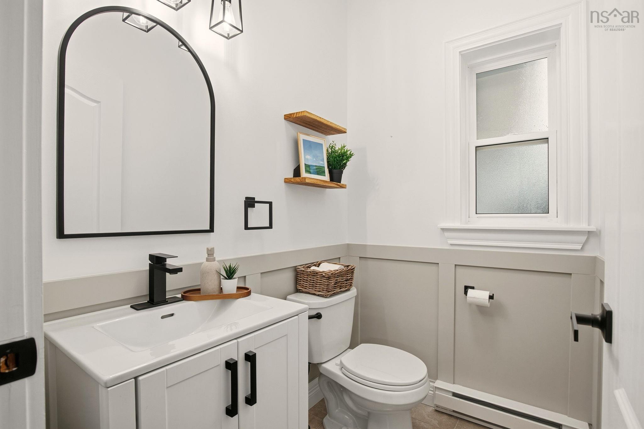 $595,000.00: 883 Mineville Road, Mineville