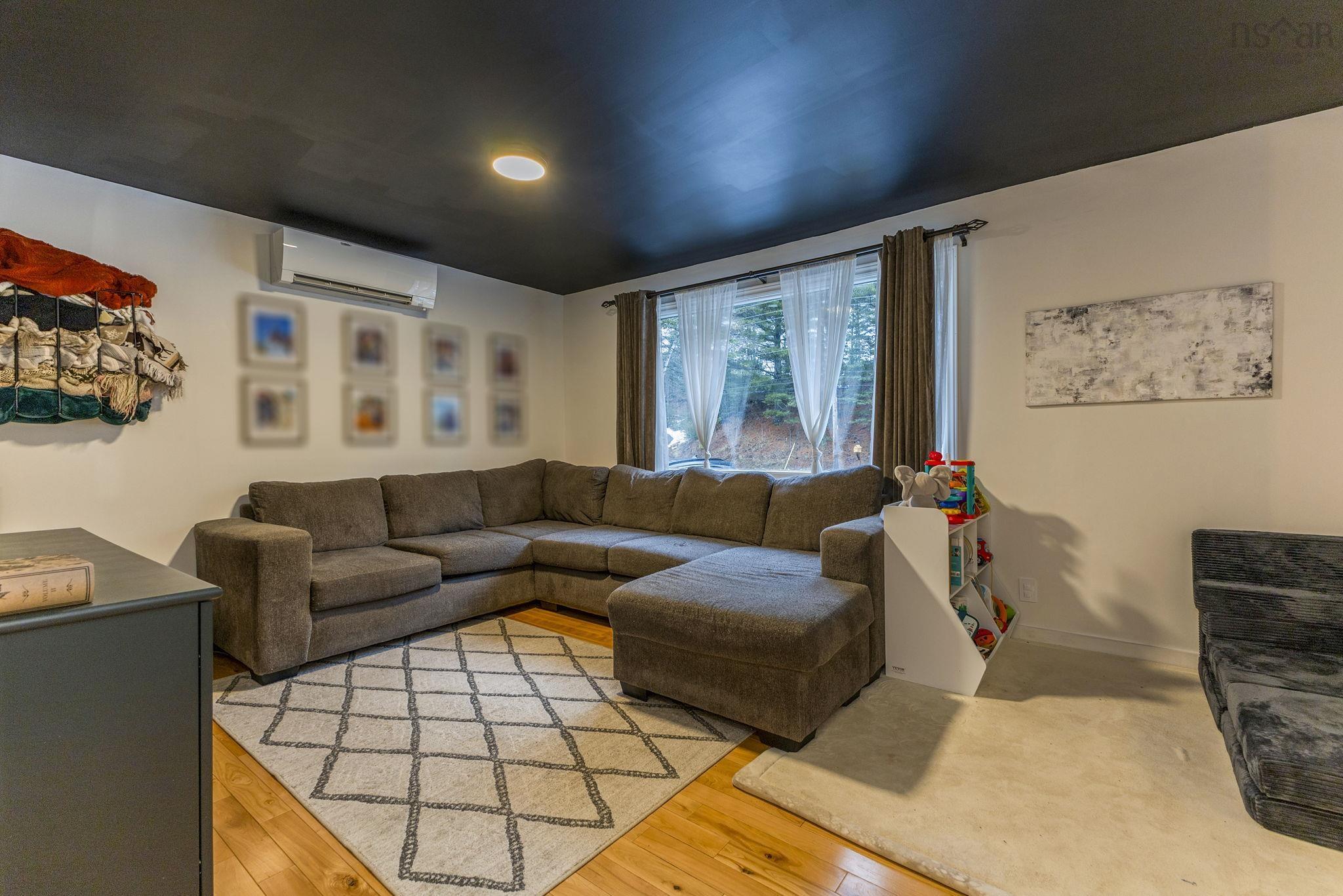 $317,000.00: 2408 Wyvern Road, Oxford Junction