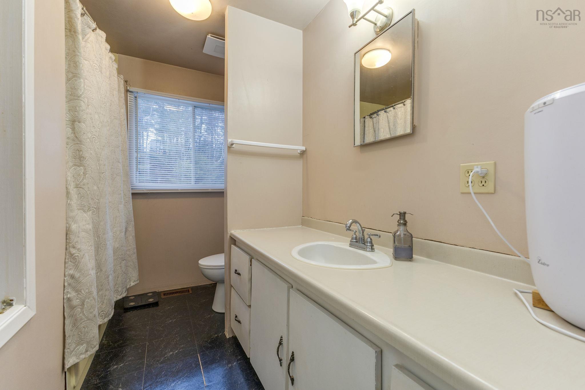 $317,000.00: 2408 Wyvern Road, Oxford Junction