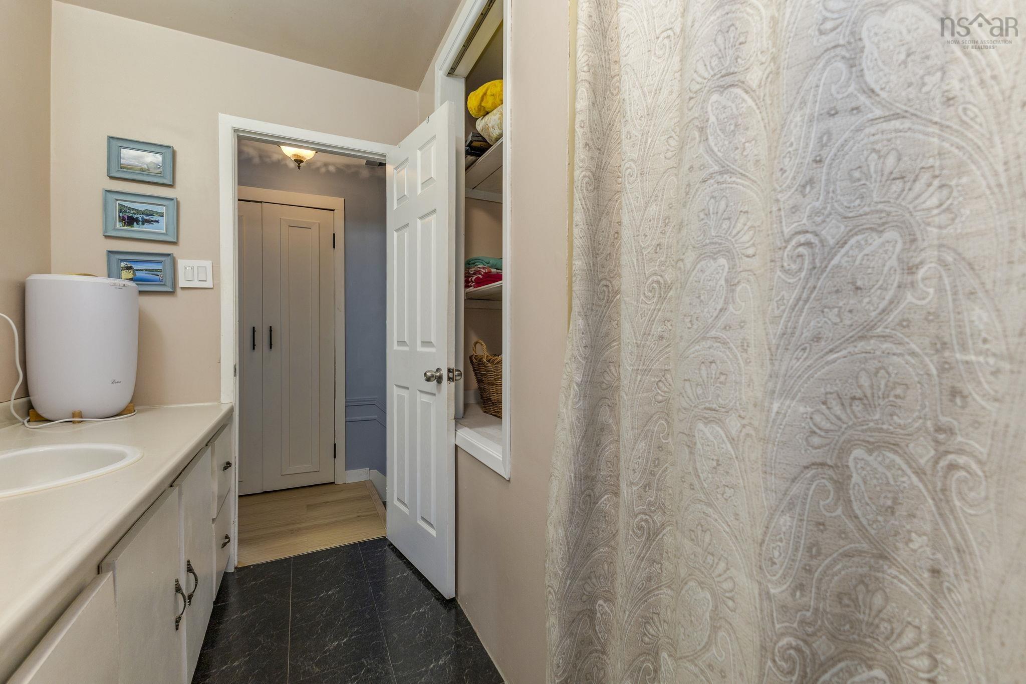 $317,000.00: 2408 Wyvern Road, Oxford Junction