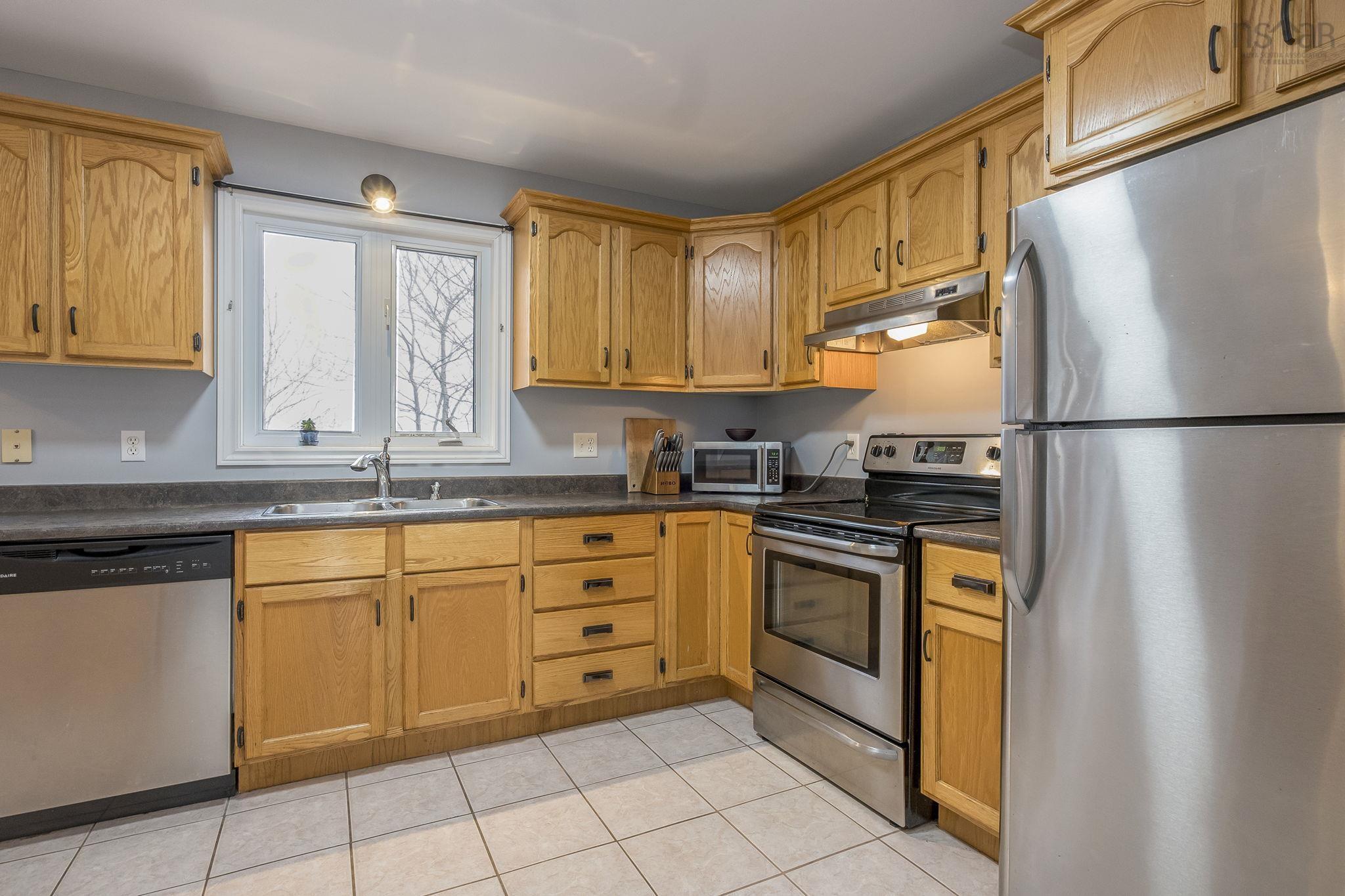 $449,900.00: 52 Madeira Crescent, Dartmouth