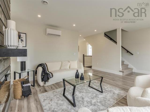 $689,900.00: 230 Higgins Avenue, Beechville