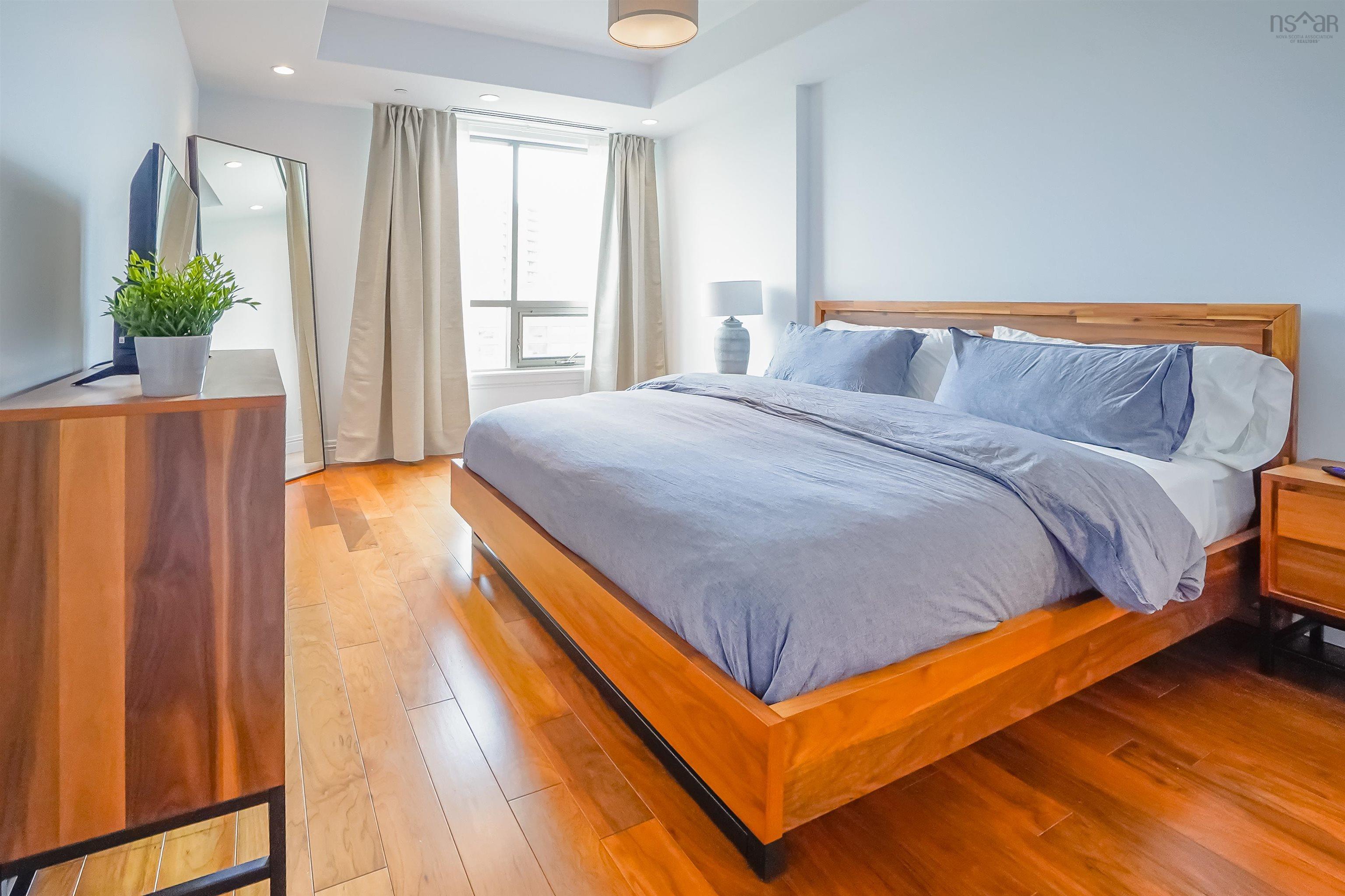 $915,000.00: 1002 1445 South Park Street, Halifax