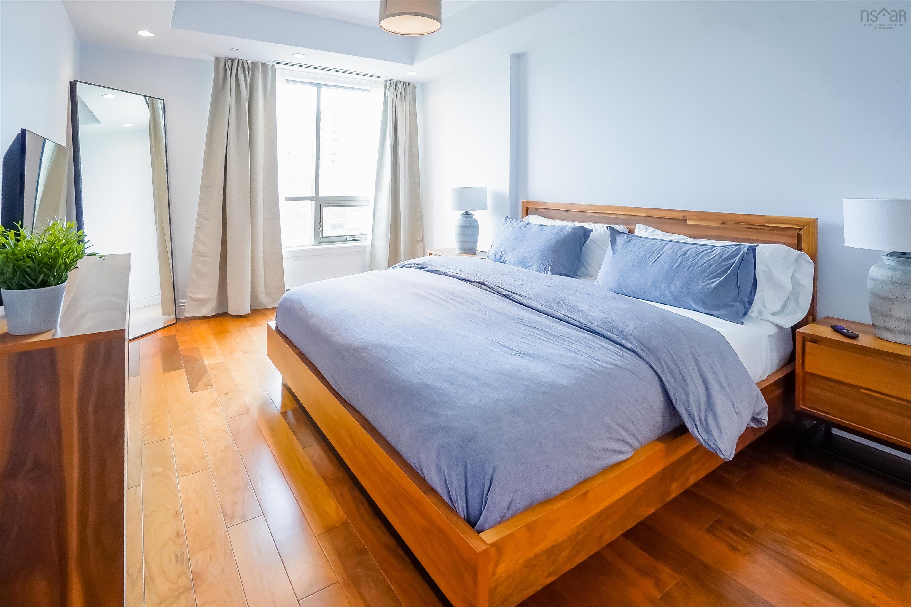 $915,000.00: 1002 1445 South Park Street, Halifax