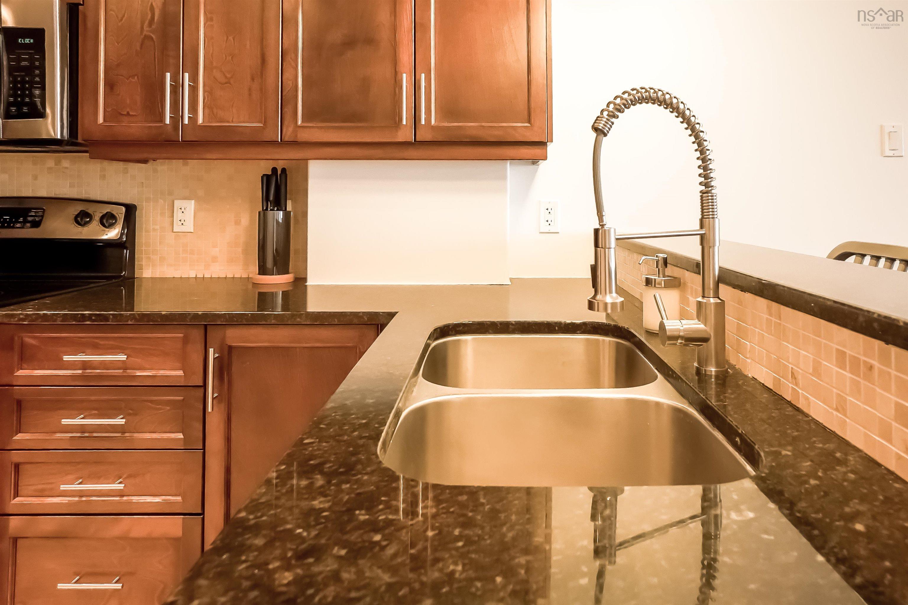 $915,000.00: 1002 1445 South Park Street, Halifax