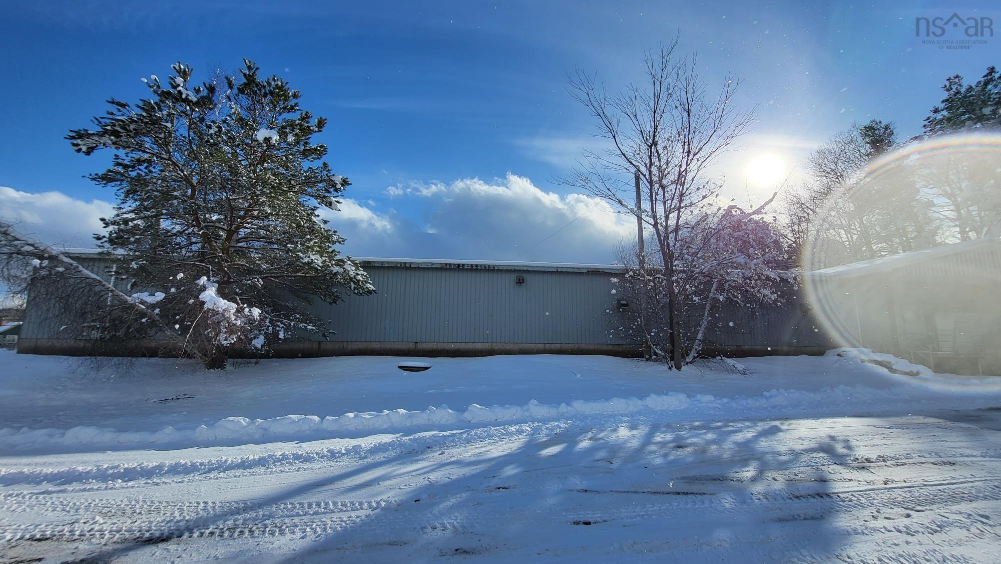 $799,000.00: 9565 Commercial Street, New Minas