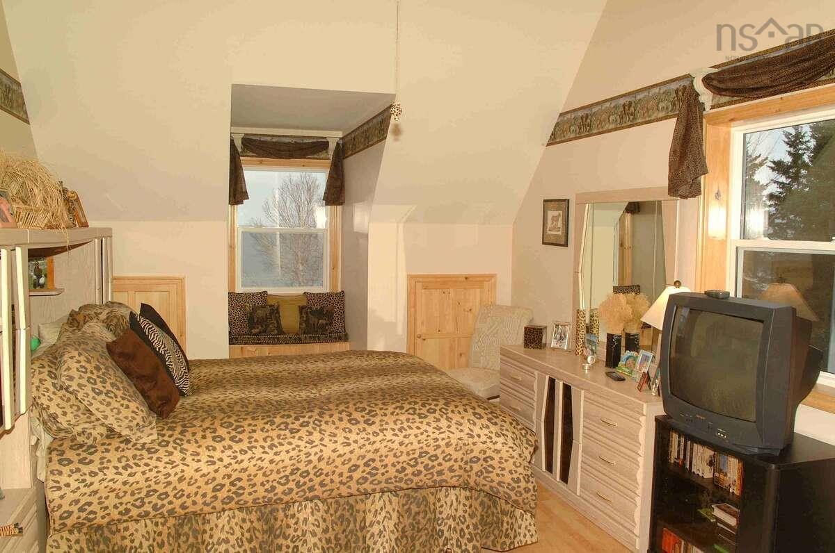 $1,995,000.00: 45227 Cabot Trail, North Shore