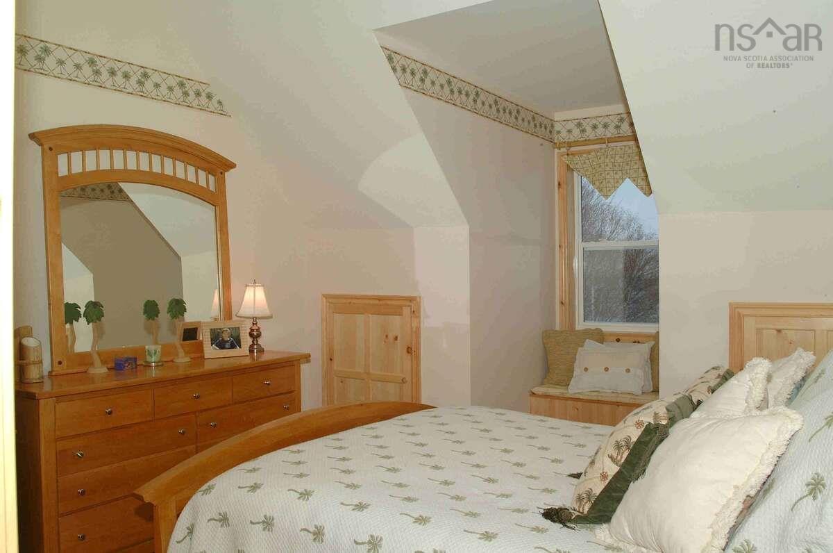 $1,995,000.00: 45227 Cabot Trail, North Shore