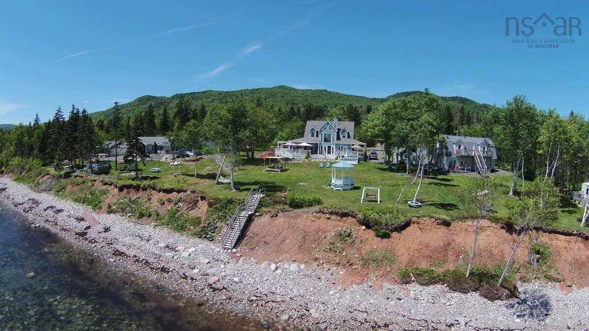 $1,995,000.00: 45227 Cabot Trail, North Shore