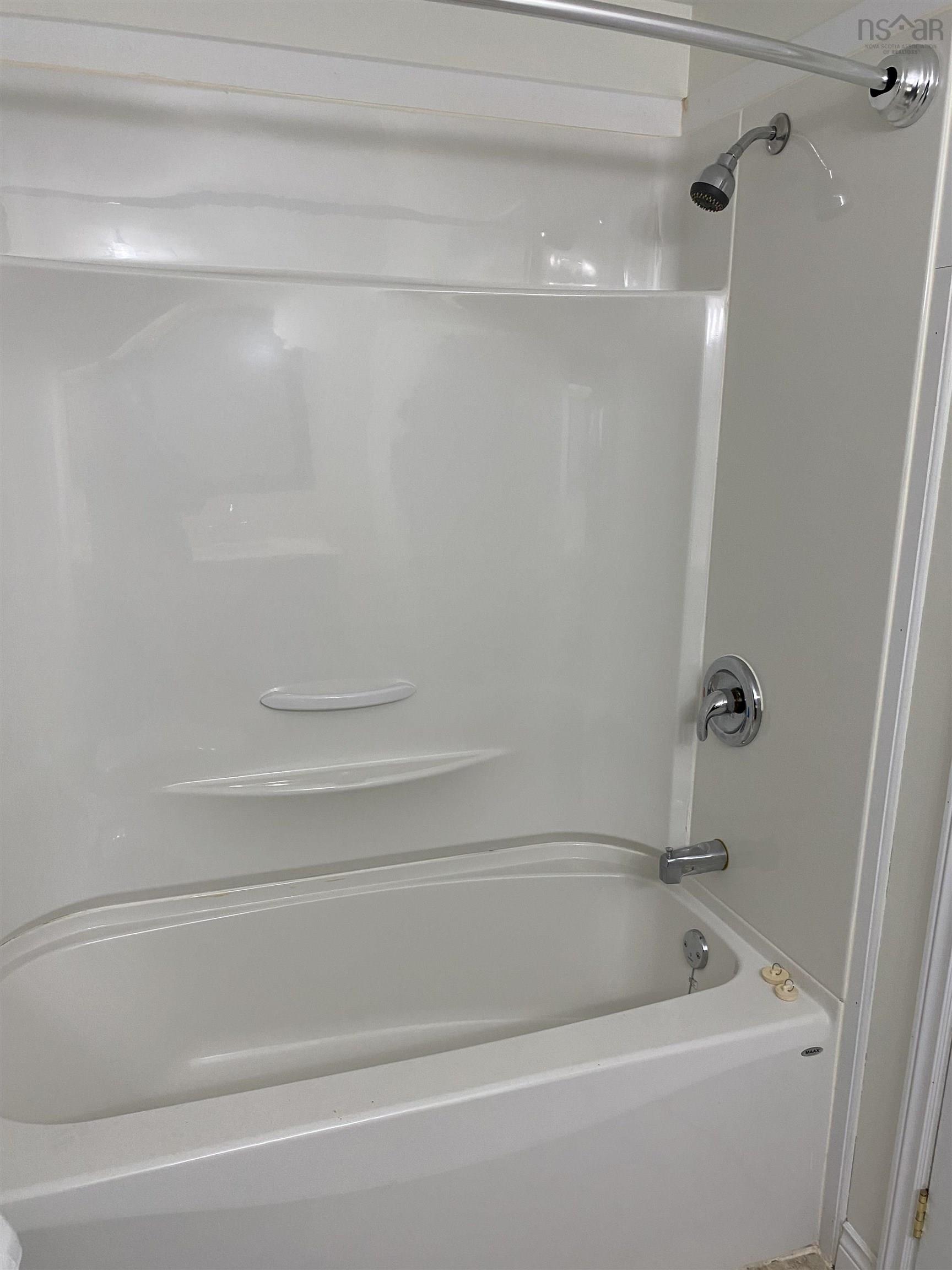 8a Marilyn Drive, Dartmouth, NS (MLS 202601215)