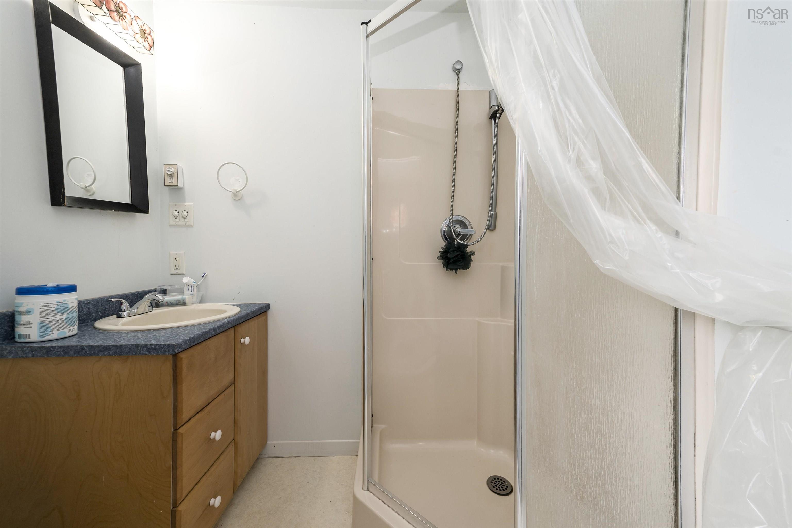 $800,000.00: 70 Hurricane Lane, Eastern Passage