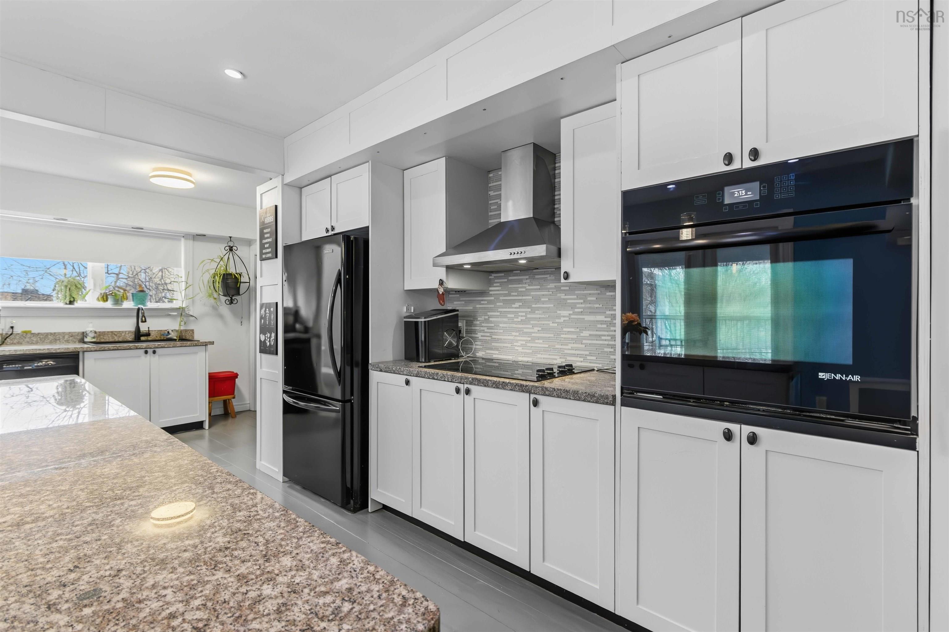 $725,000.00: 35 McFatridge Road, Fairview