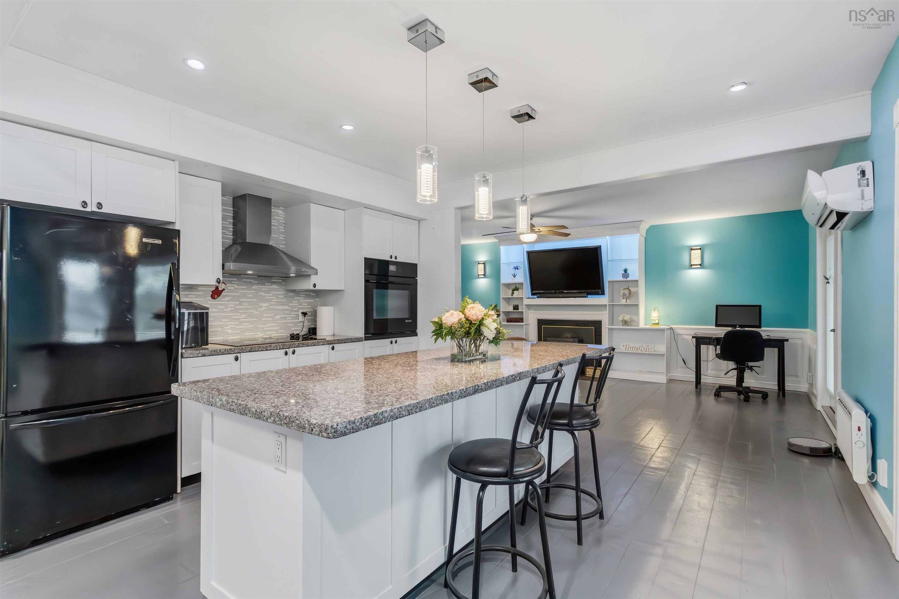 $725,000.00: 35 McFatridge Road, Fairview