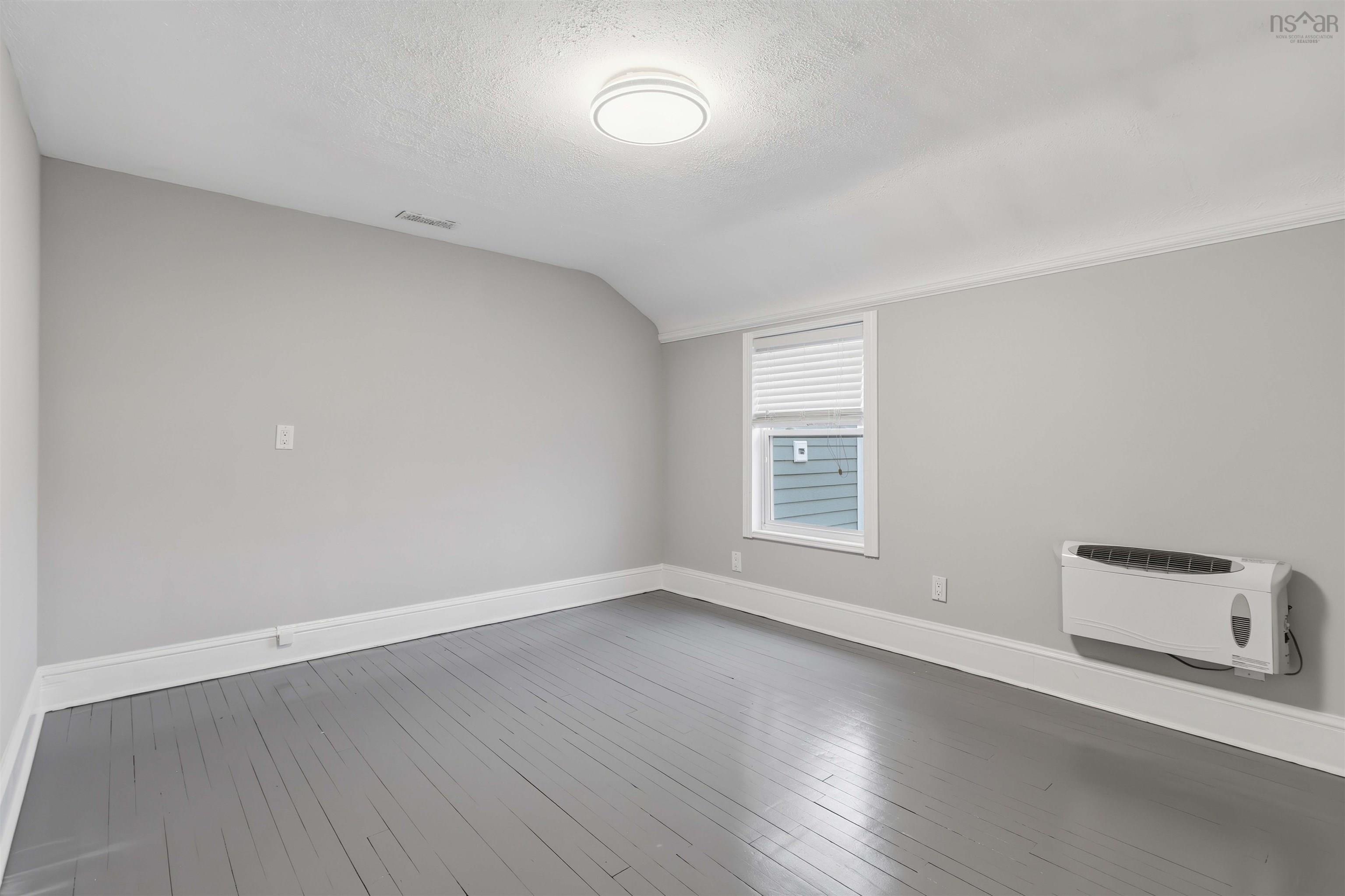 $725,000.00: 35 McFatridge Road, Fairview