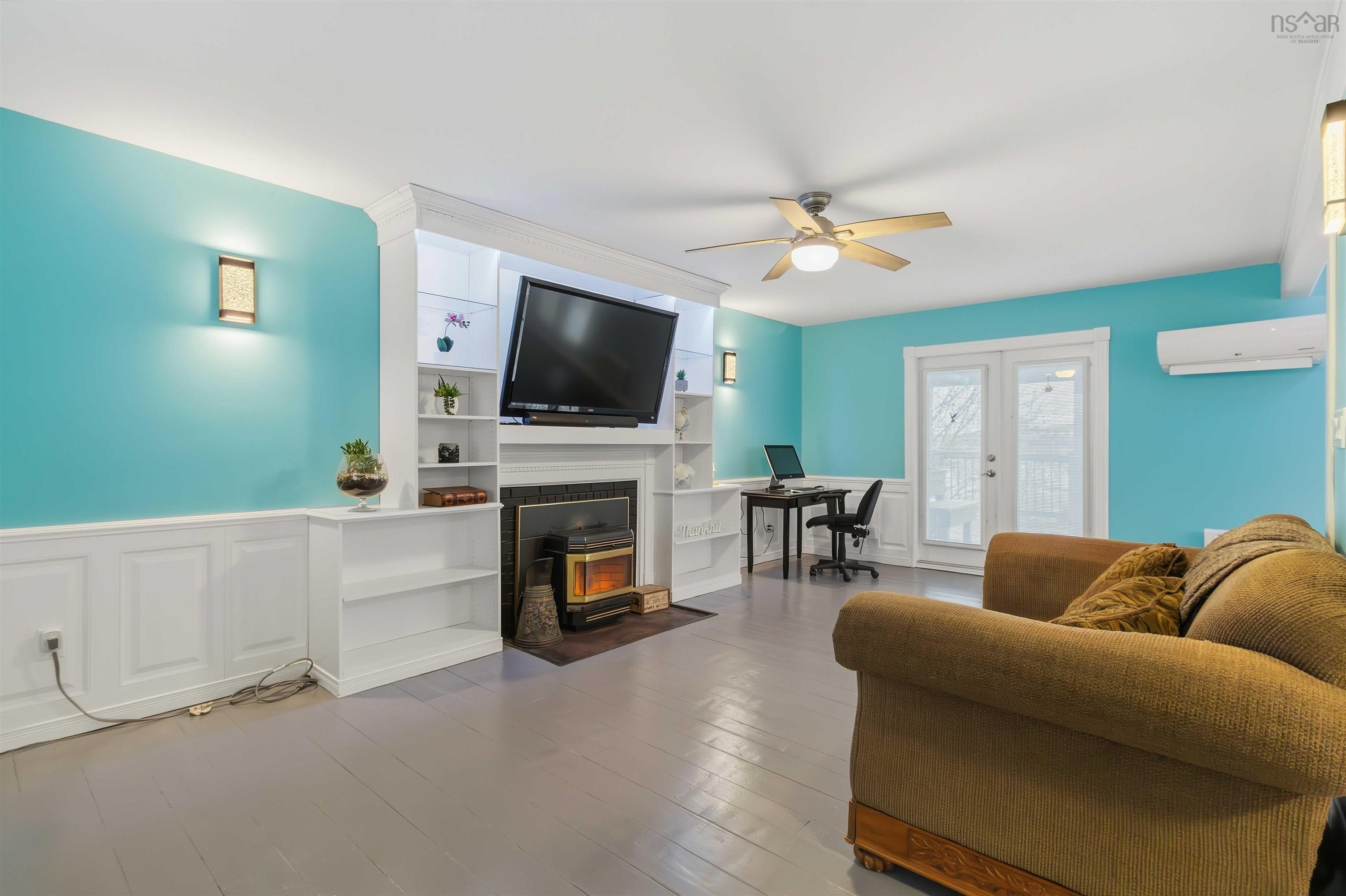 $725,000.00: 35 McFatridge Road, Fairview