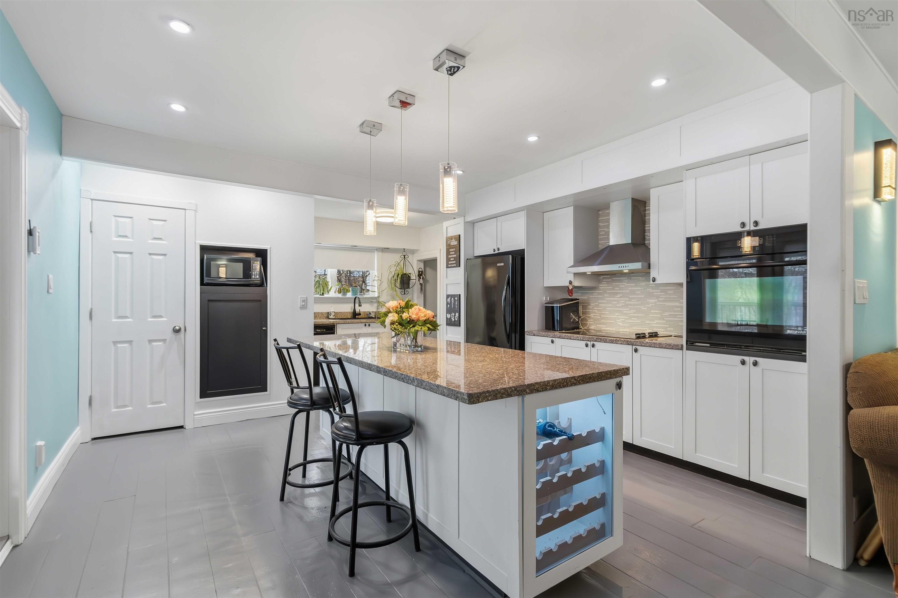 $725,000.00: 35 McFatridge Road, Fairview