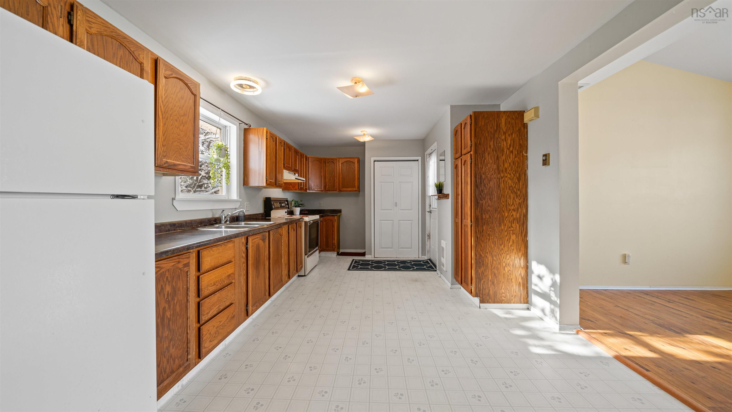 $249,900.00: 45 Franklin Drive, Truro Heights