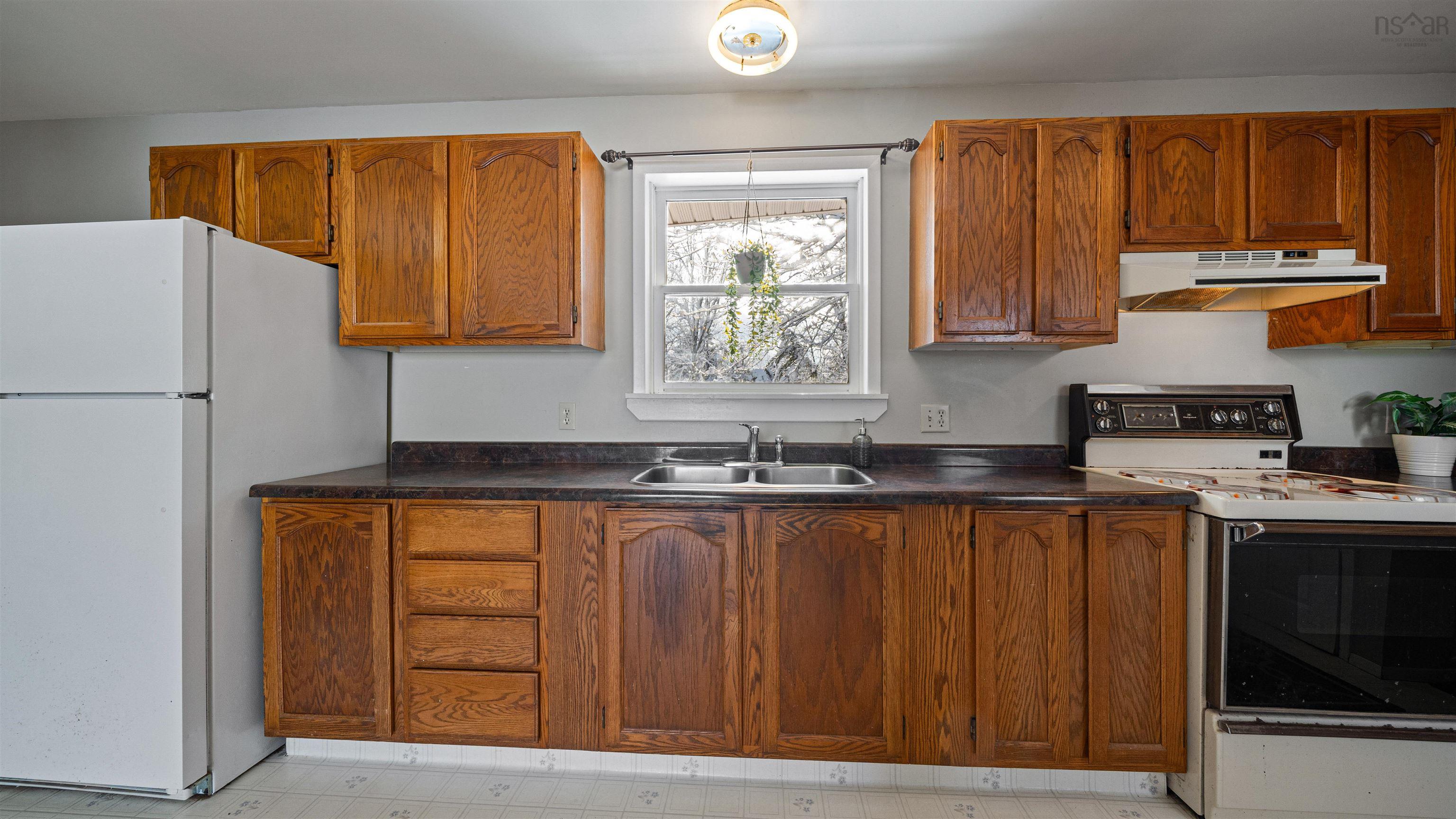 $249,900.00: 45 Franklin Drive, Truro Heights