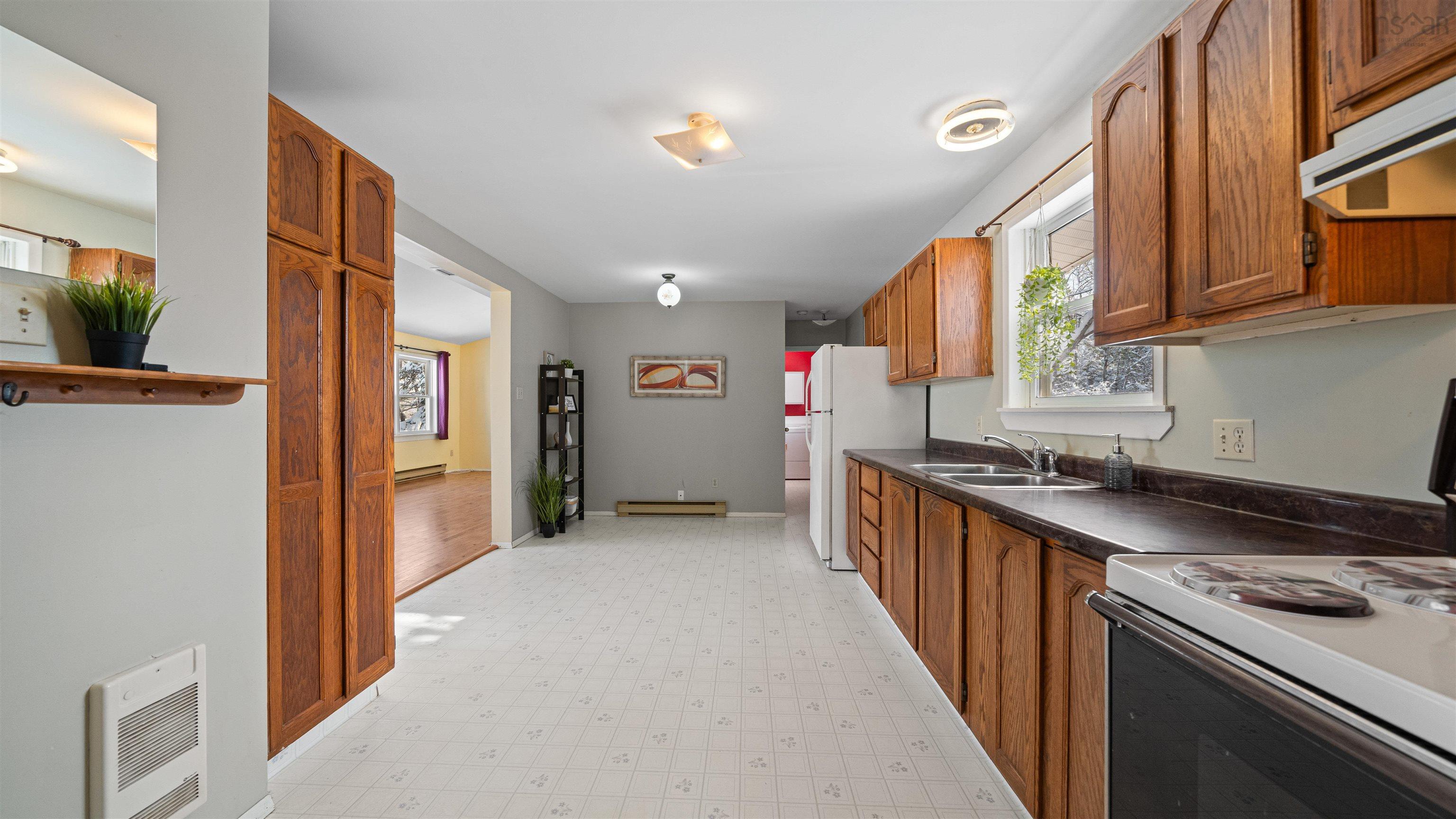 $249,900.00: 45 Franklin Drive, Truro Heights