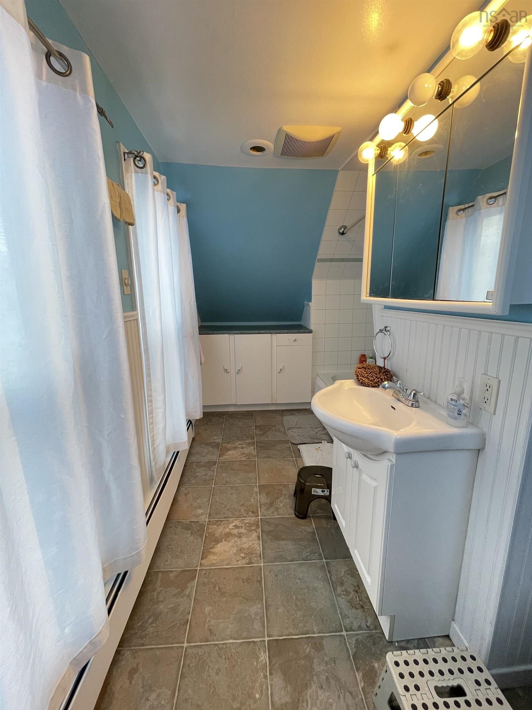 $235,000.00: 19 Norwood Avenue, Sydney