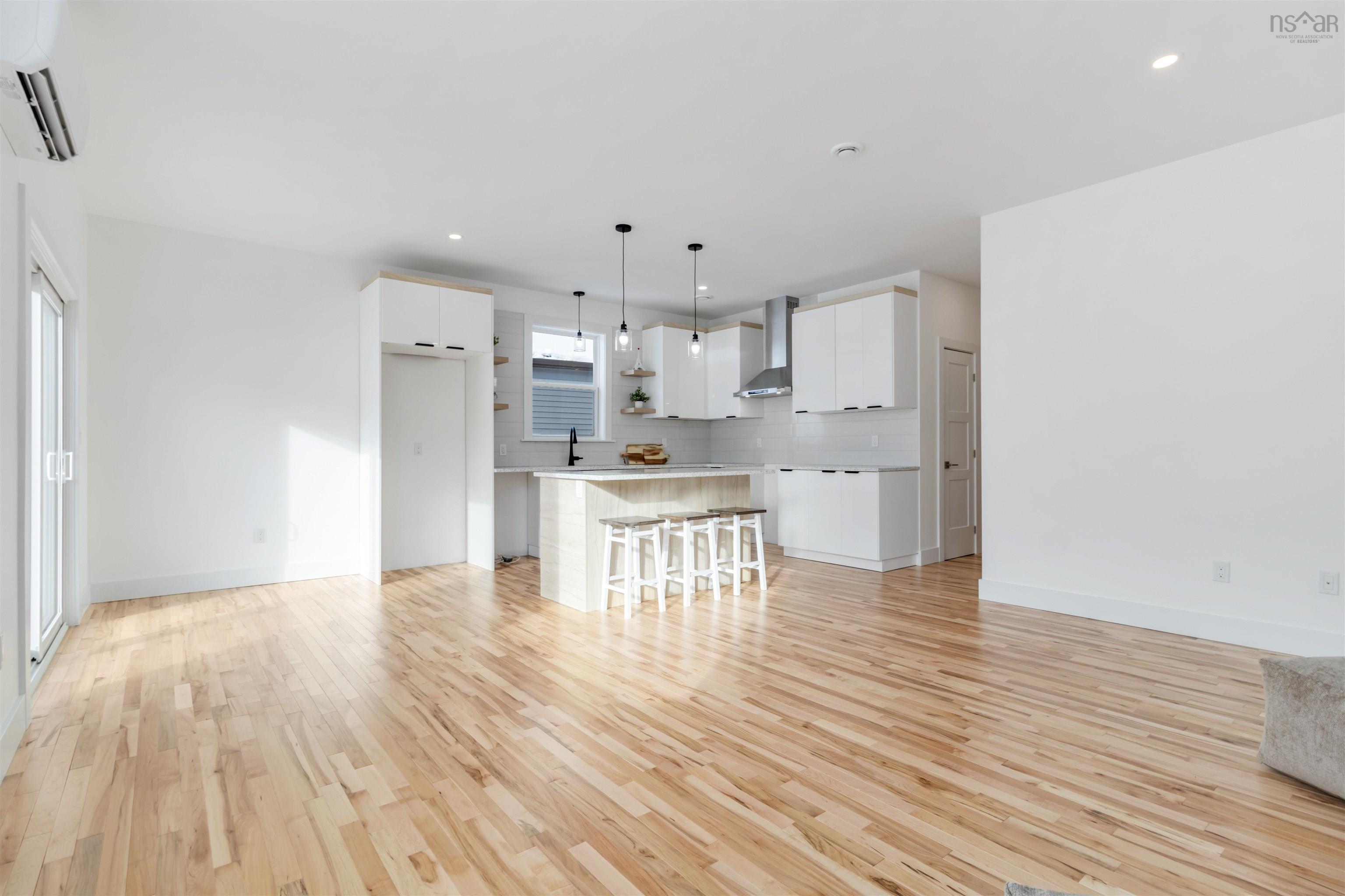 $730,000.00: 164 Provence Way, Timberlea