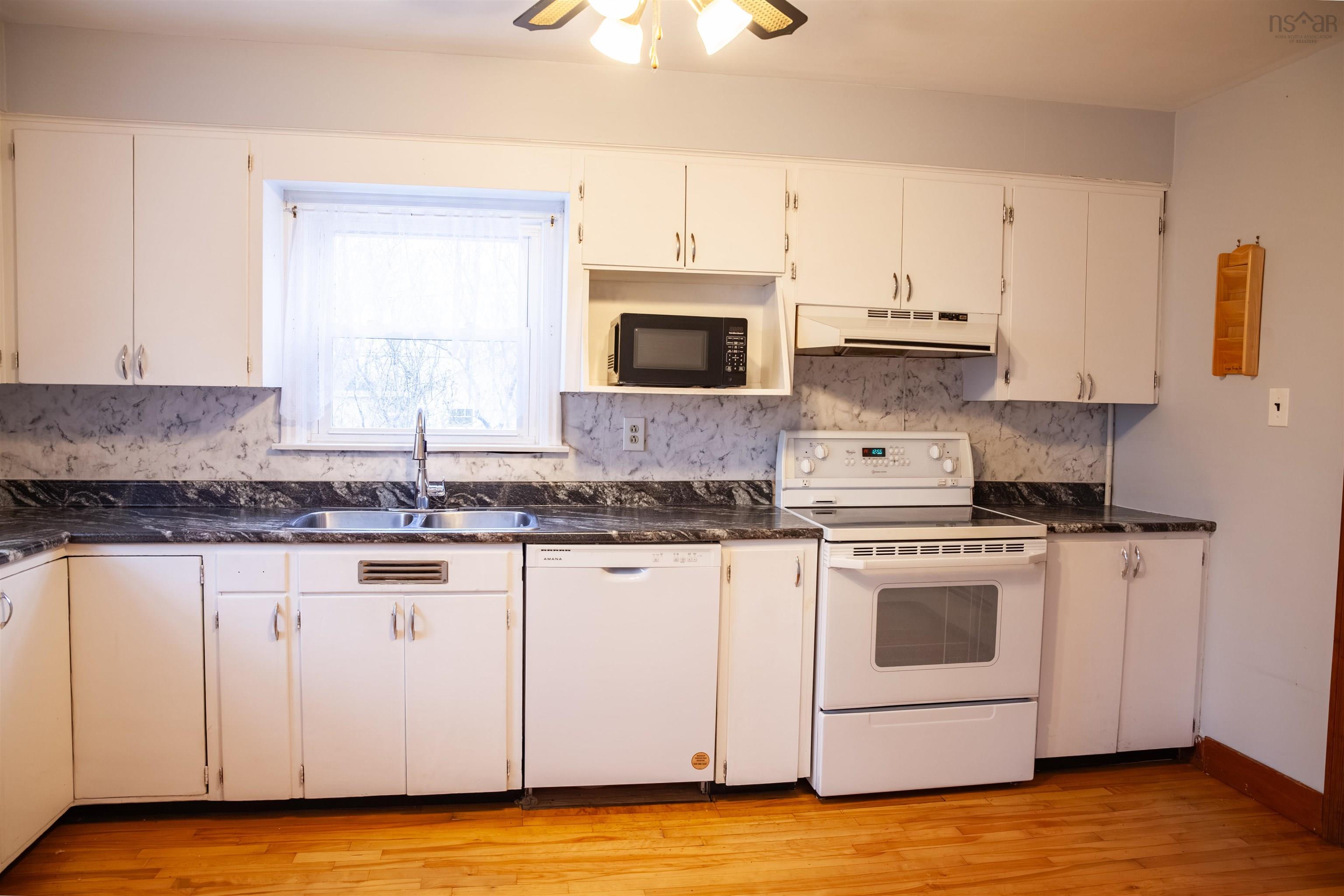 $479,000.00: 214 Main Street, Dartmouth