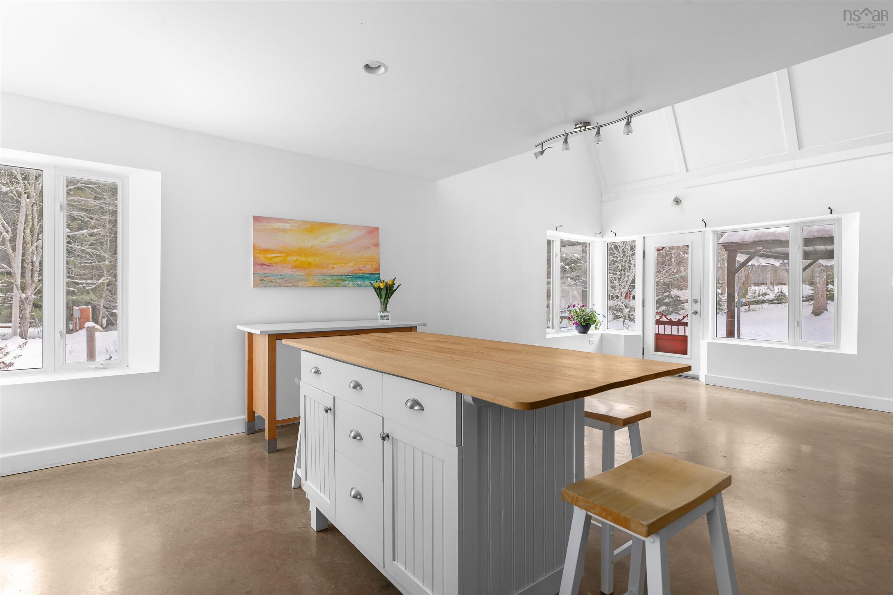 $525,000.00: 21 Long Hill Road, Mahone Bay