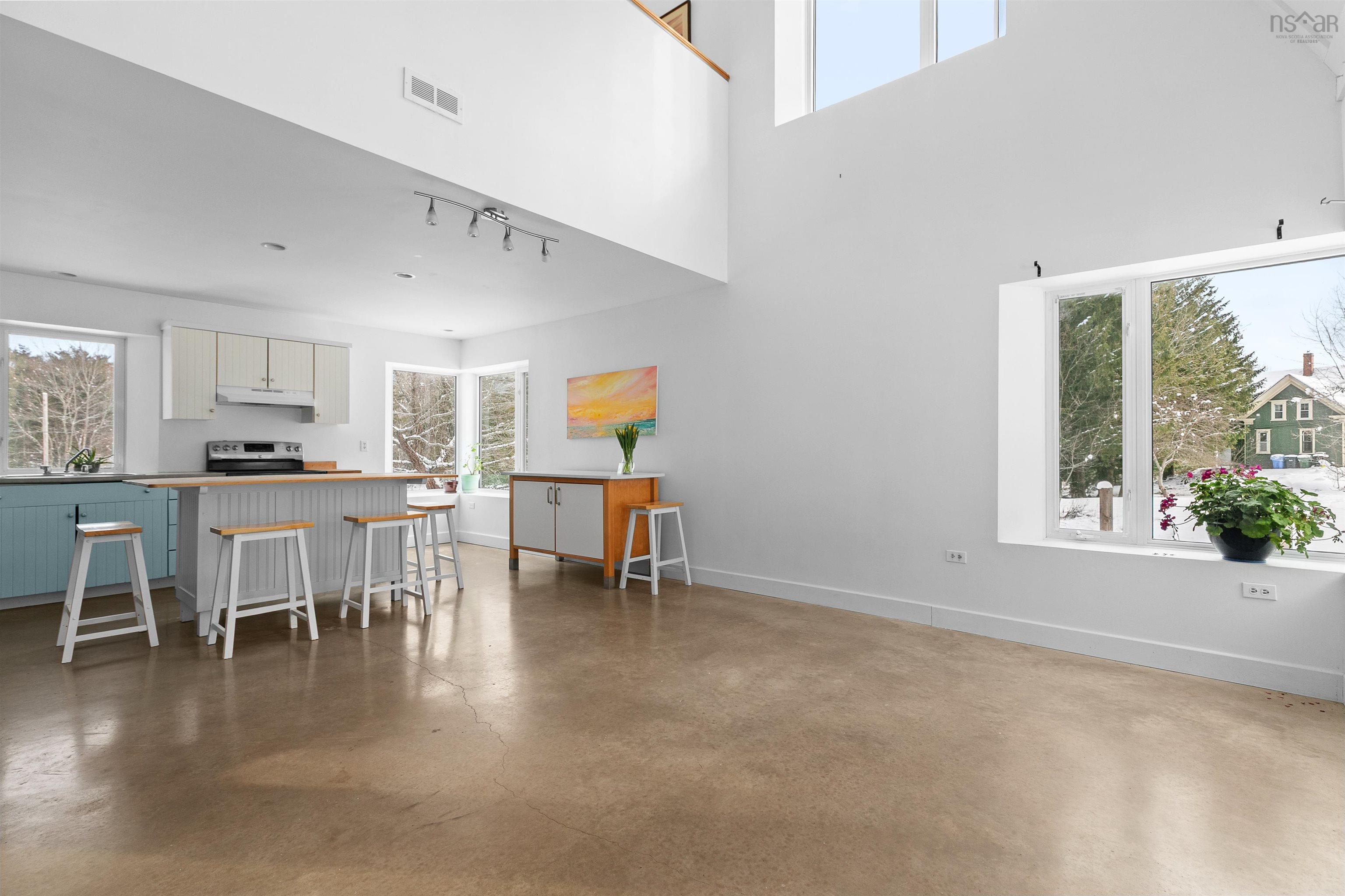 $525,000.00: 21 Long Hill Road, Mahone Bay