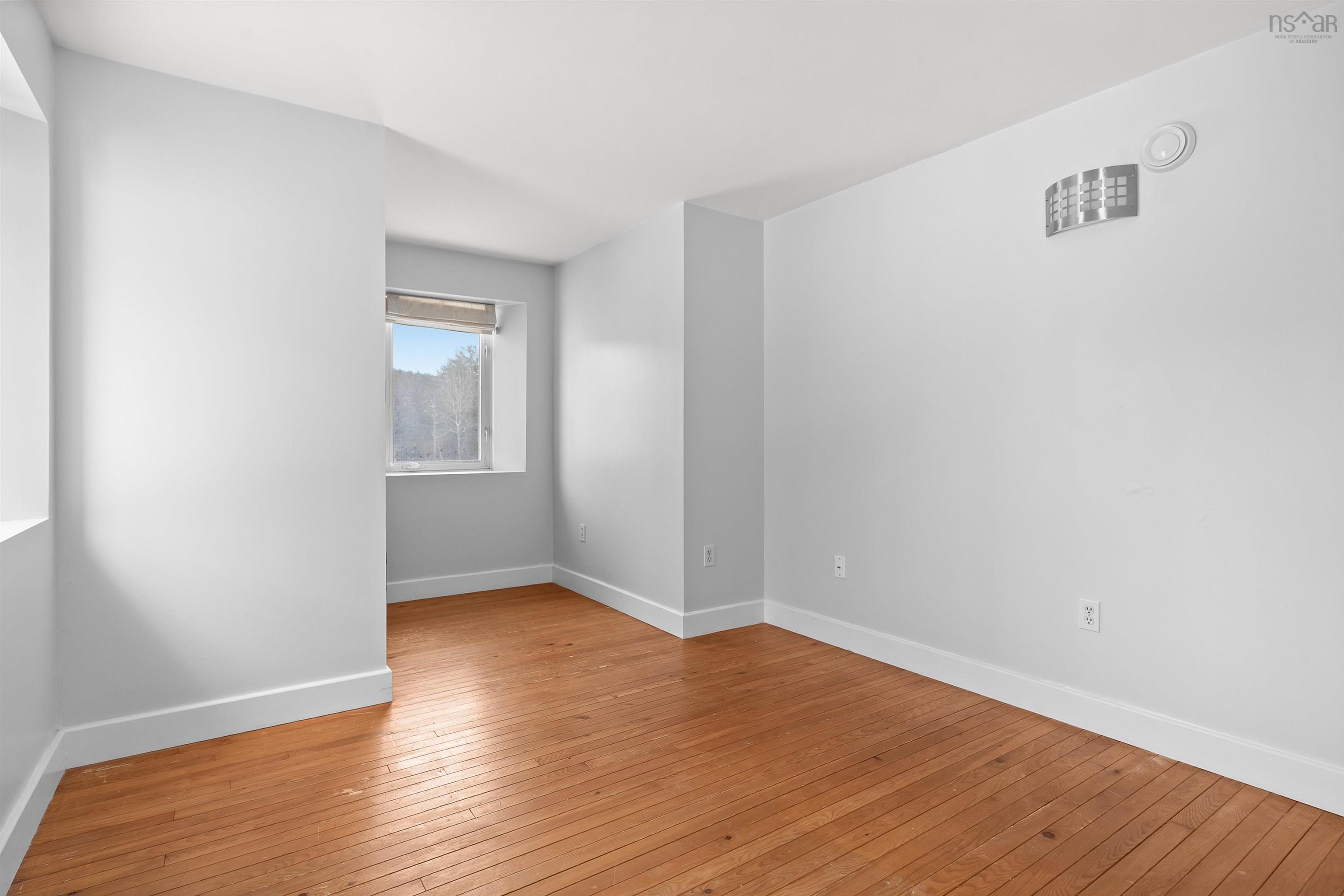 $525,000.00: 21 Long Hill Road, Mahone Bay