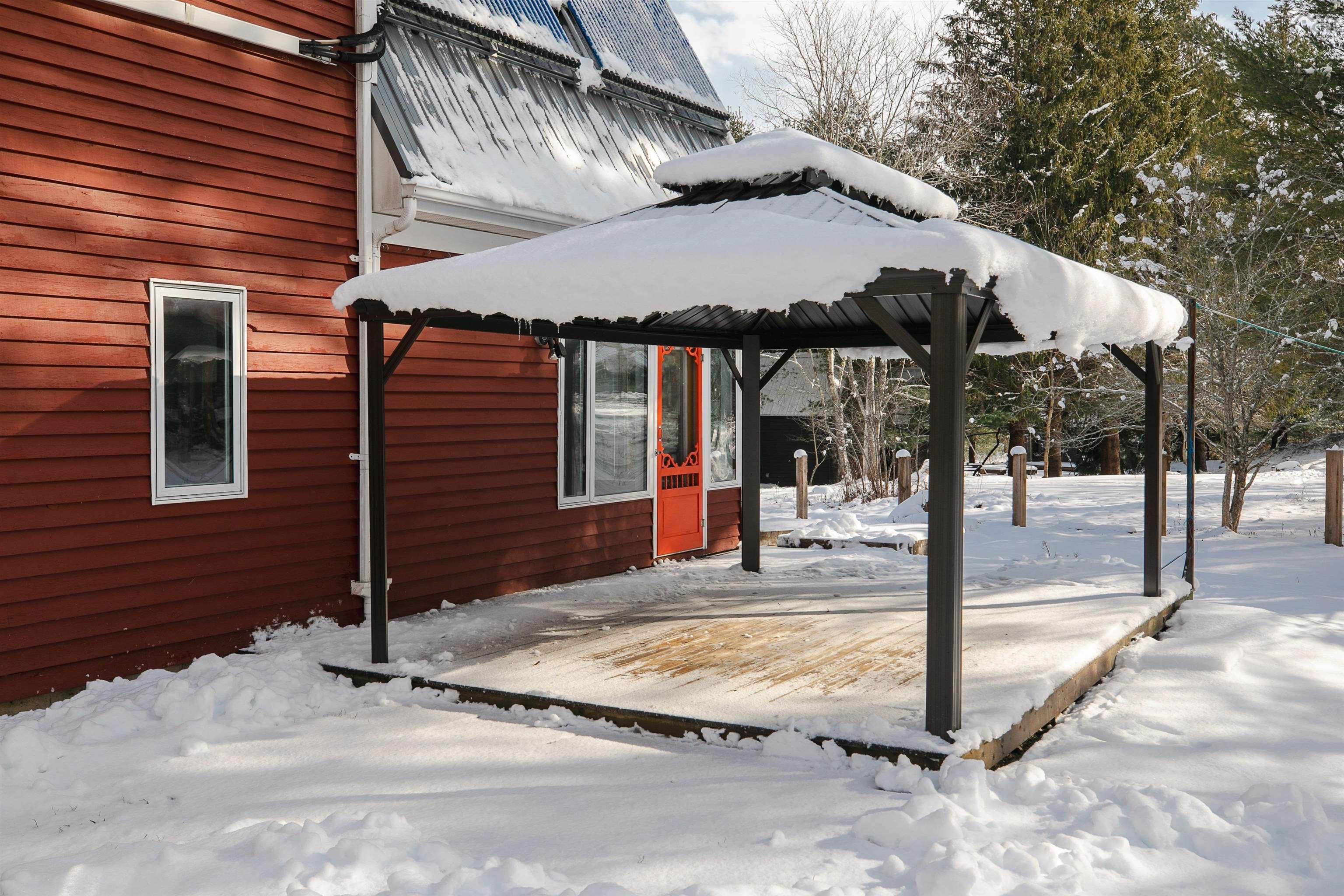 $525,000.00: 21 Long Hill Road, Mahone Bay