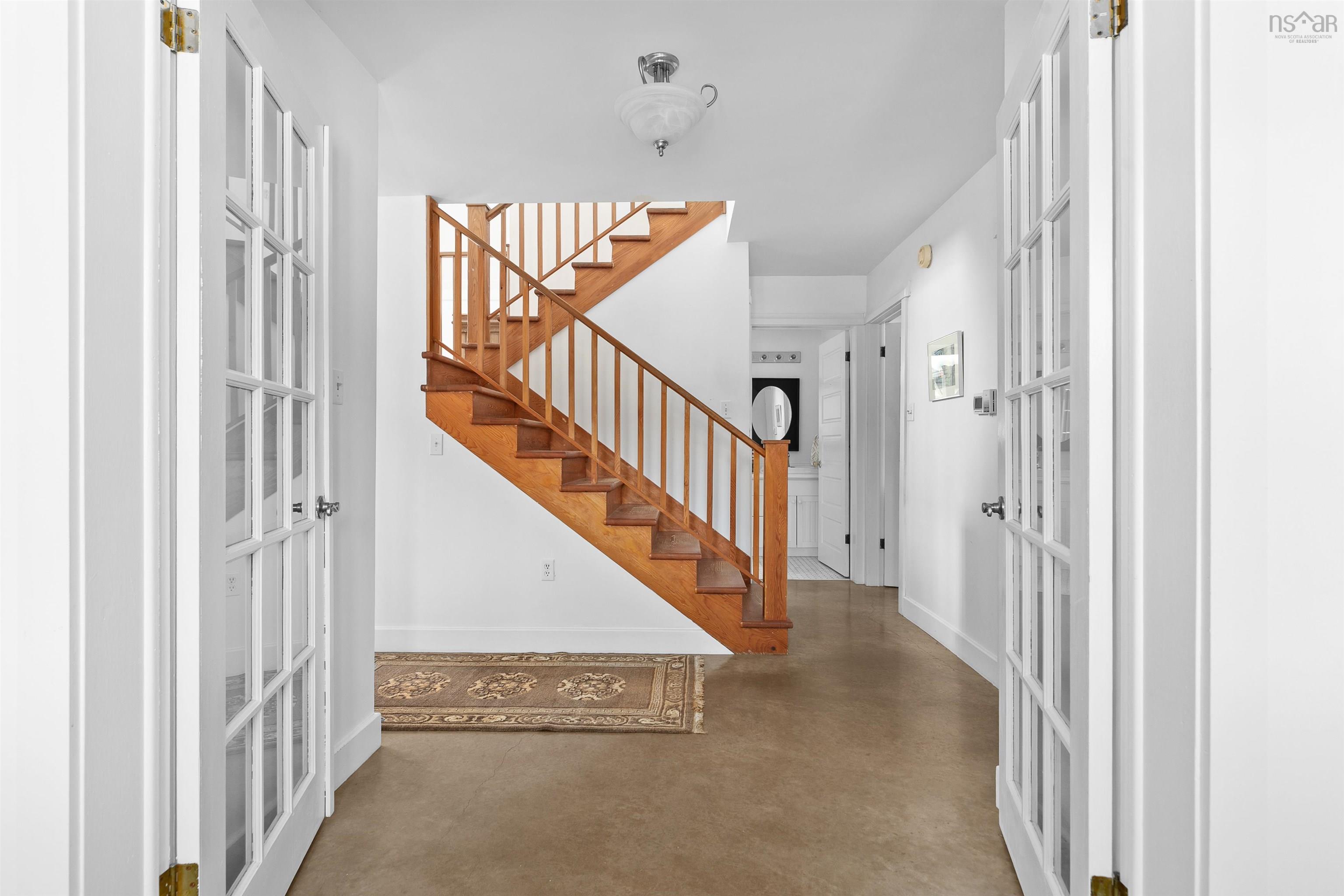 $525,000.00: 21 Long Hill Road, Mahone Bay